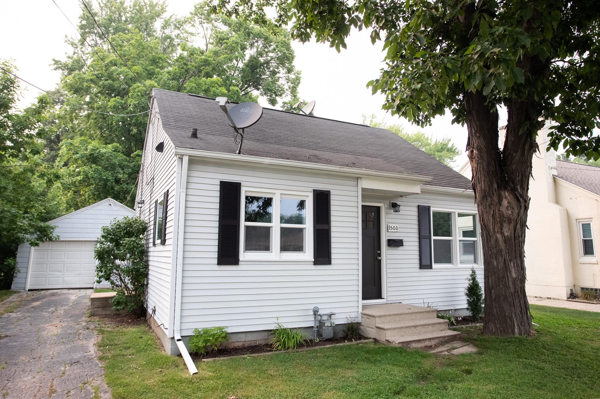 1500 14TH Avenue property preview photograph