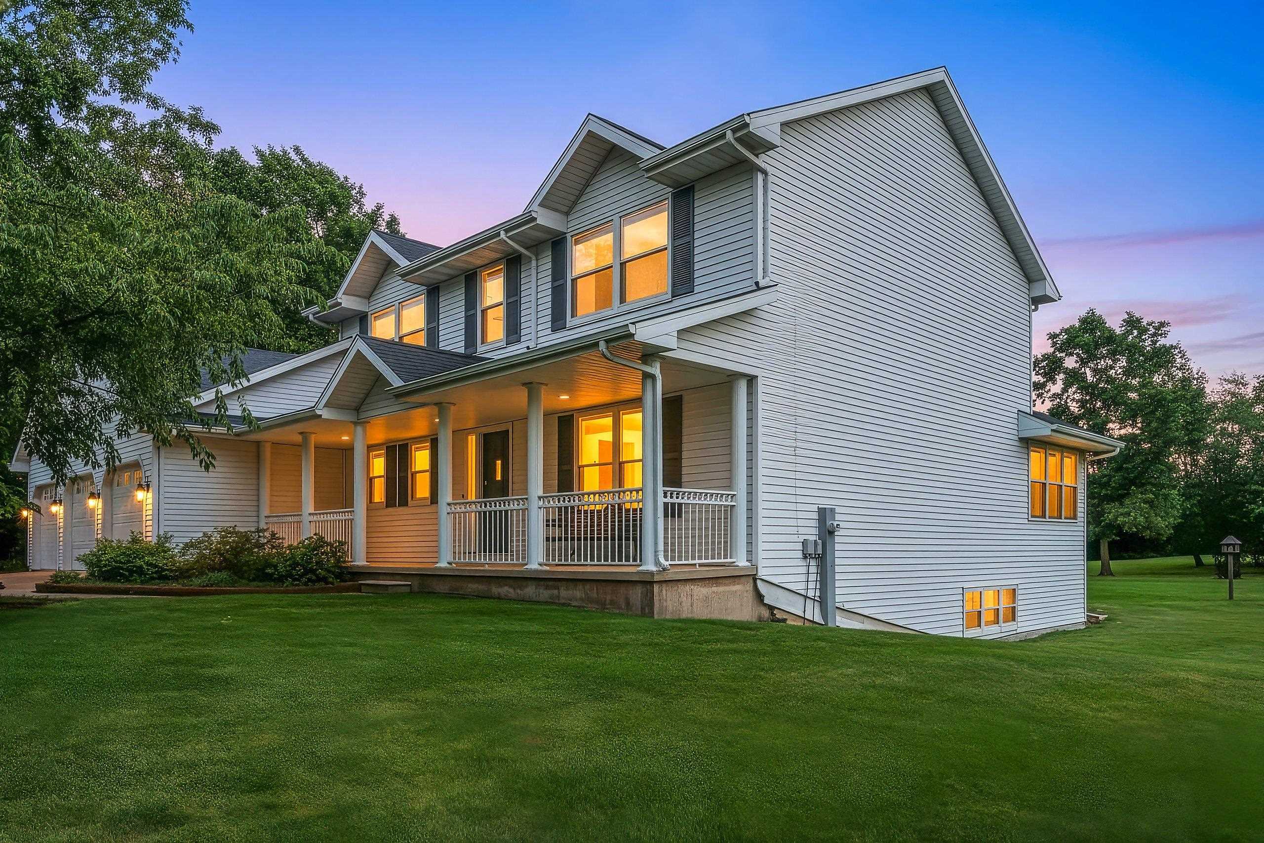 4415 FLAGSTONE Court property preview photograph