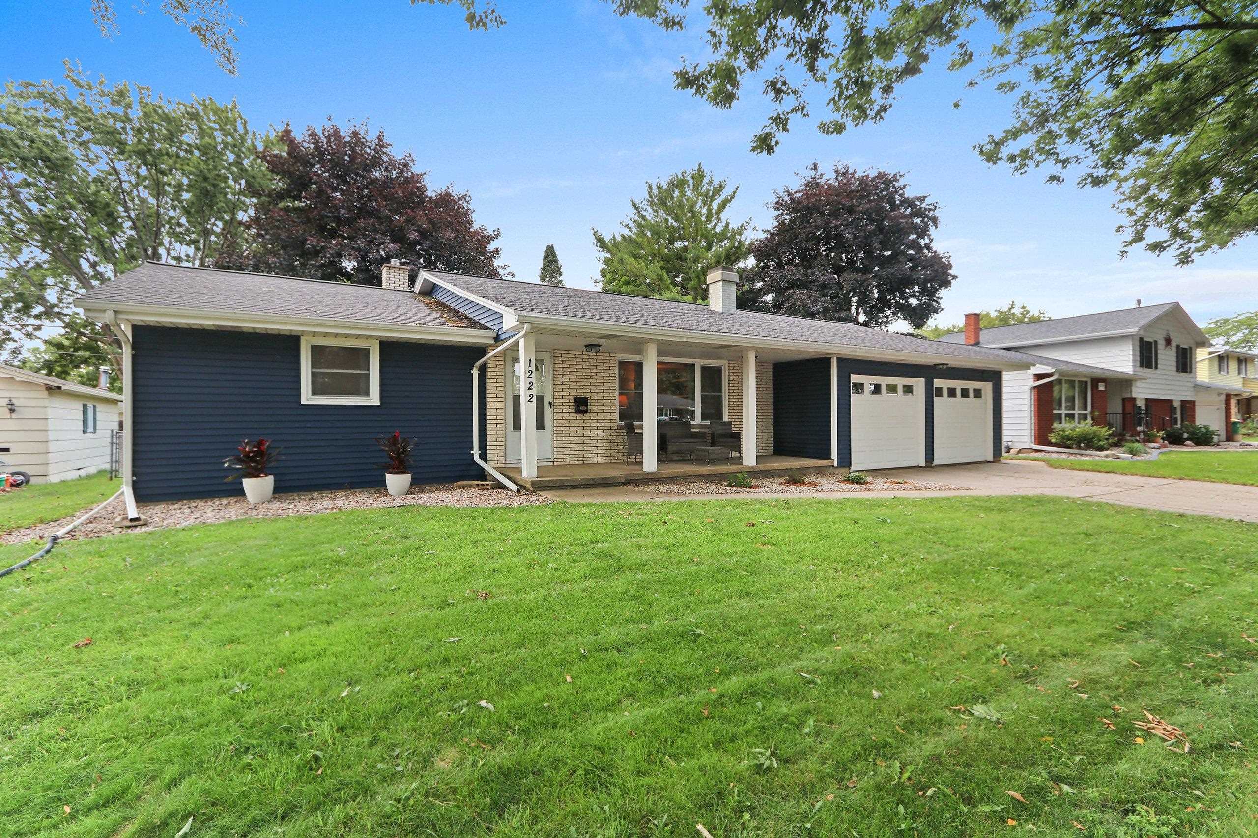 1222 ROYAL Boulevard property preview photograph
