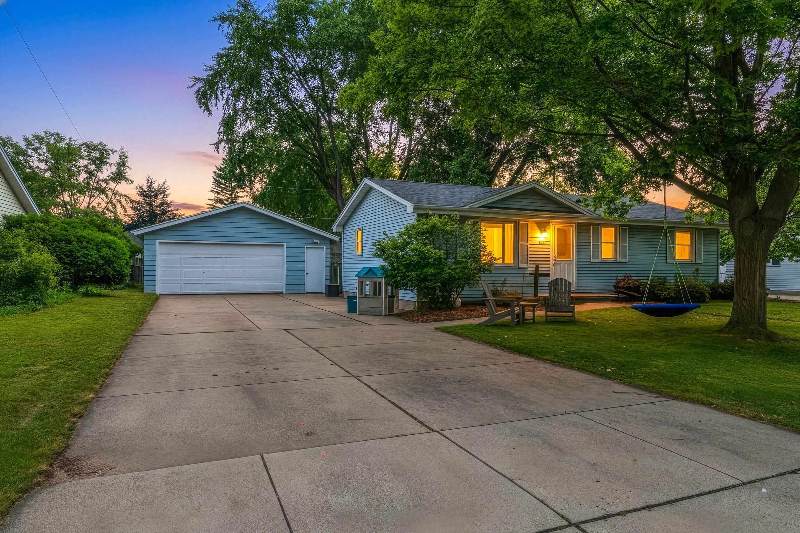 601 MEMORY Avenue property preview photograph
