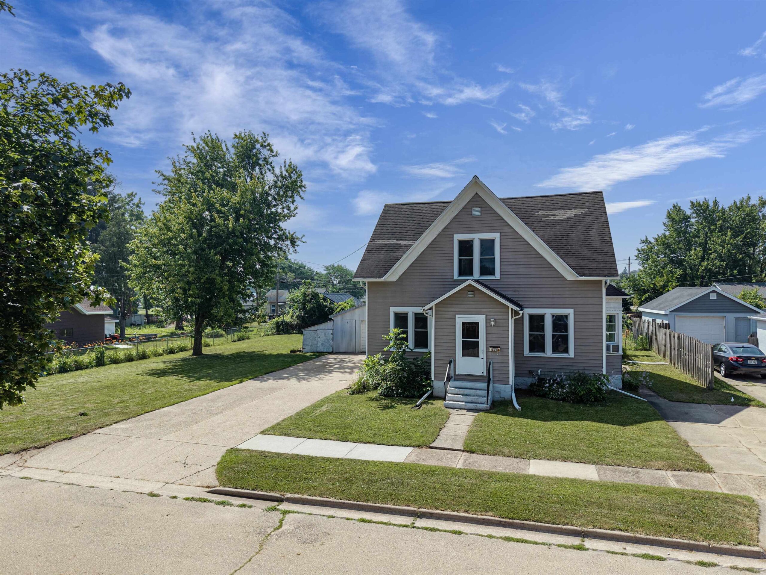 524 BRUCE Street property preview photograph
