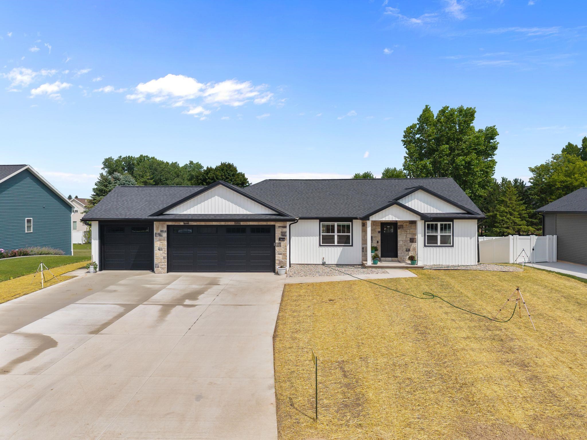 N3616 GAVIN Drive property preview photograph