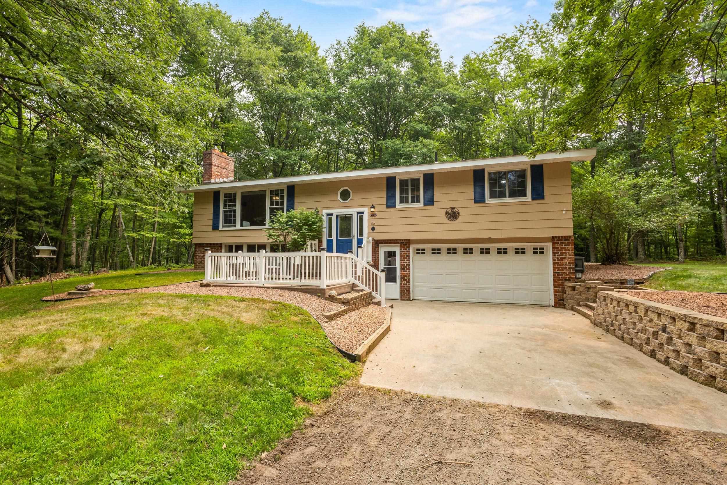 N1408 S 3 Drive property preview photograph