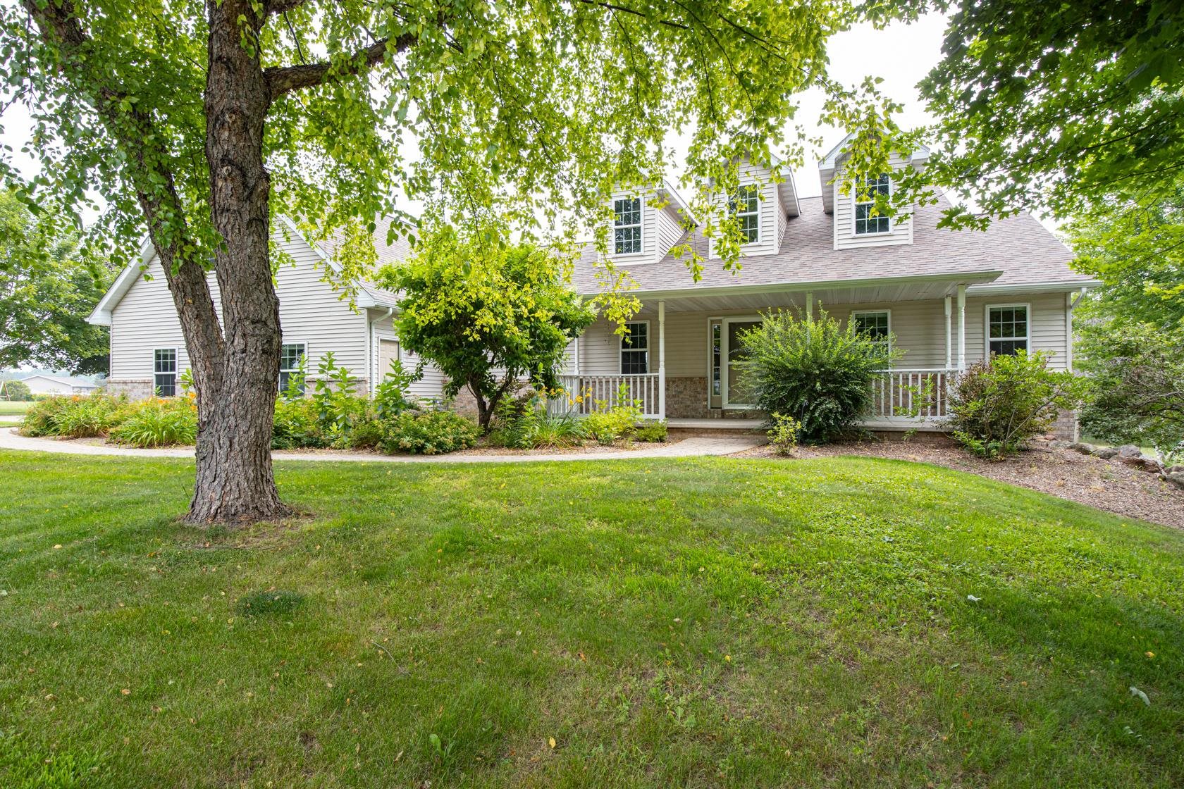 E9051 ROCKY MOUNTAIN Drive property preview photograph