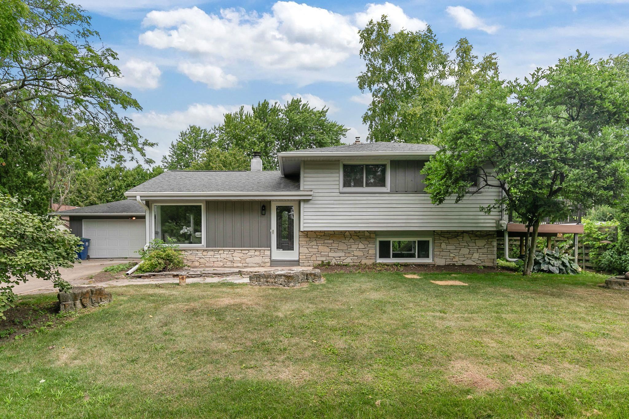 1655 S PARK Avenue property preview photograph