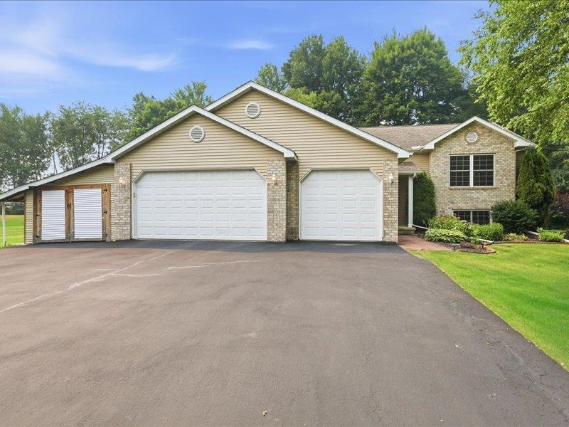 3225 S 26TH Street property preview photograph