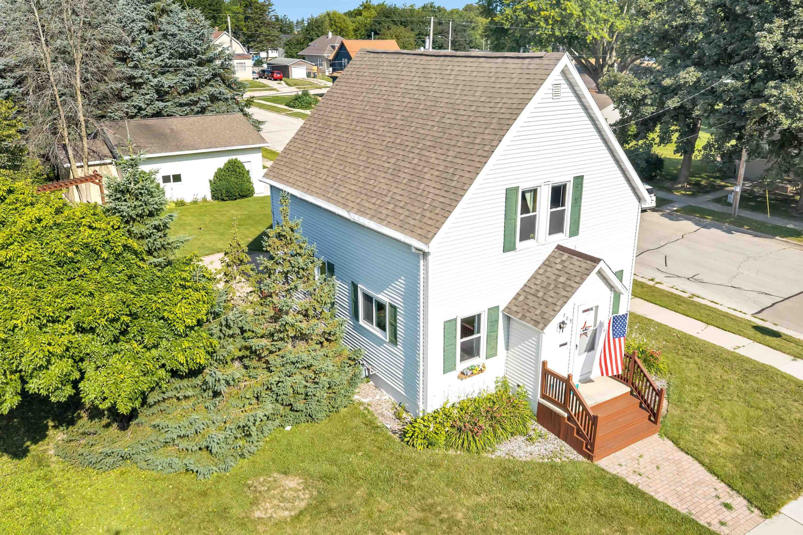 705 S MAIN Street property preview photograph