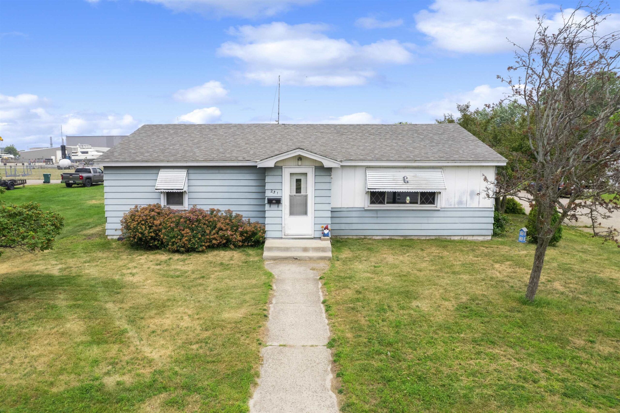 231 LAKE Street property preview photograph