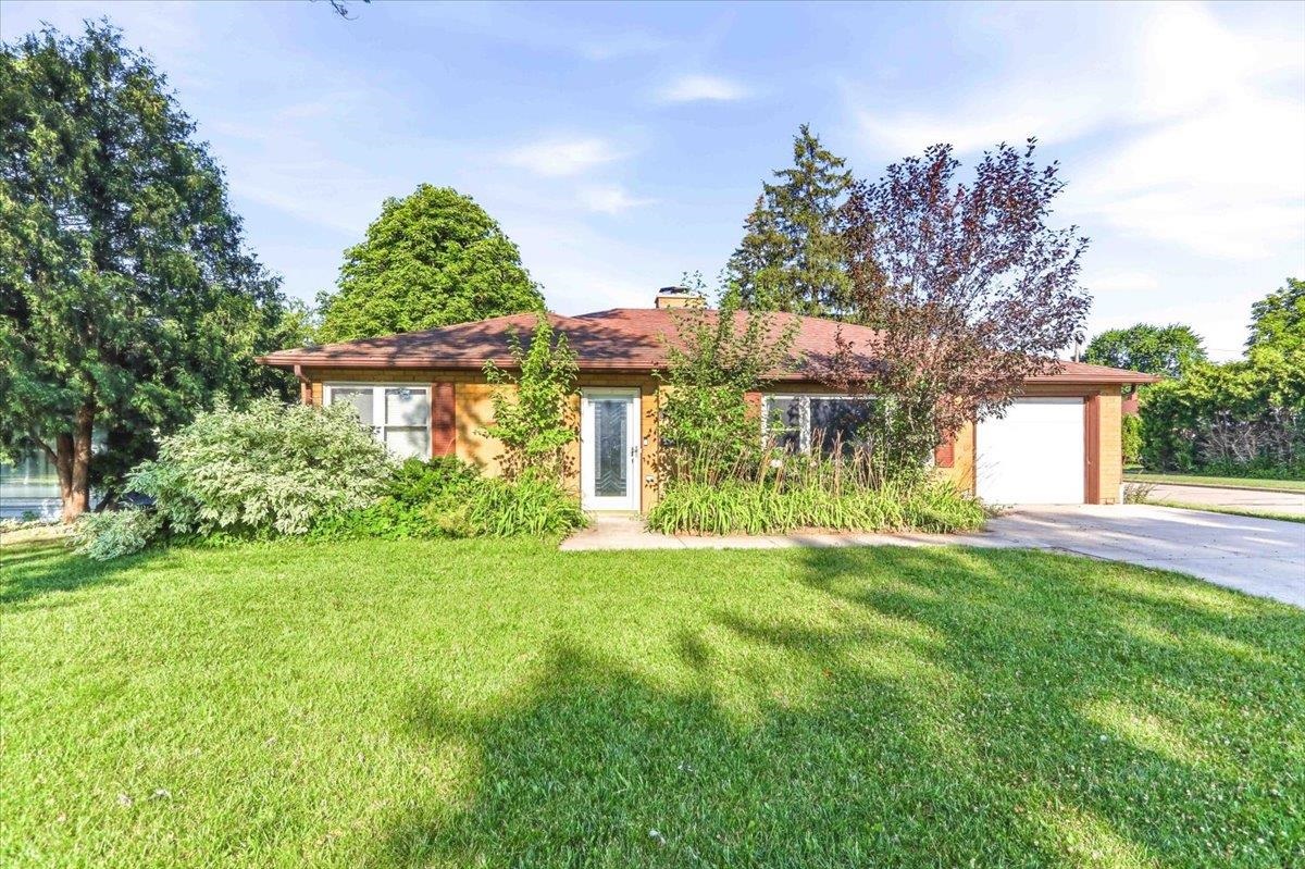 421 S LAKE Street property preview photograph