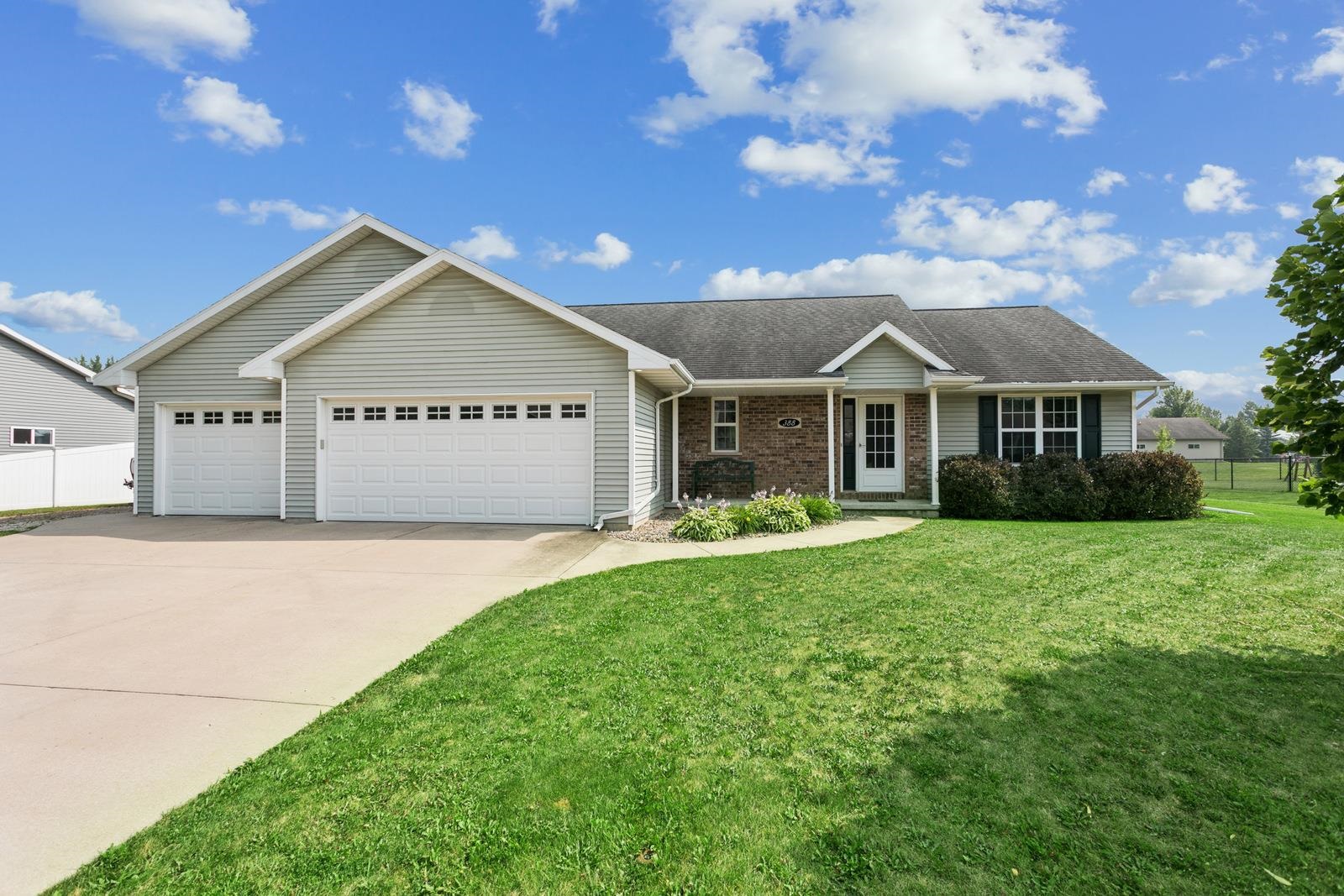 388 WOODEN SHOE Circle property preview photograph