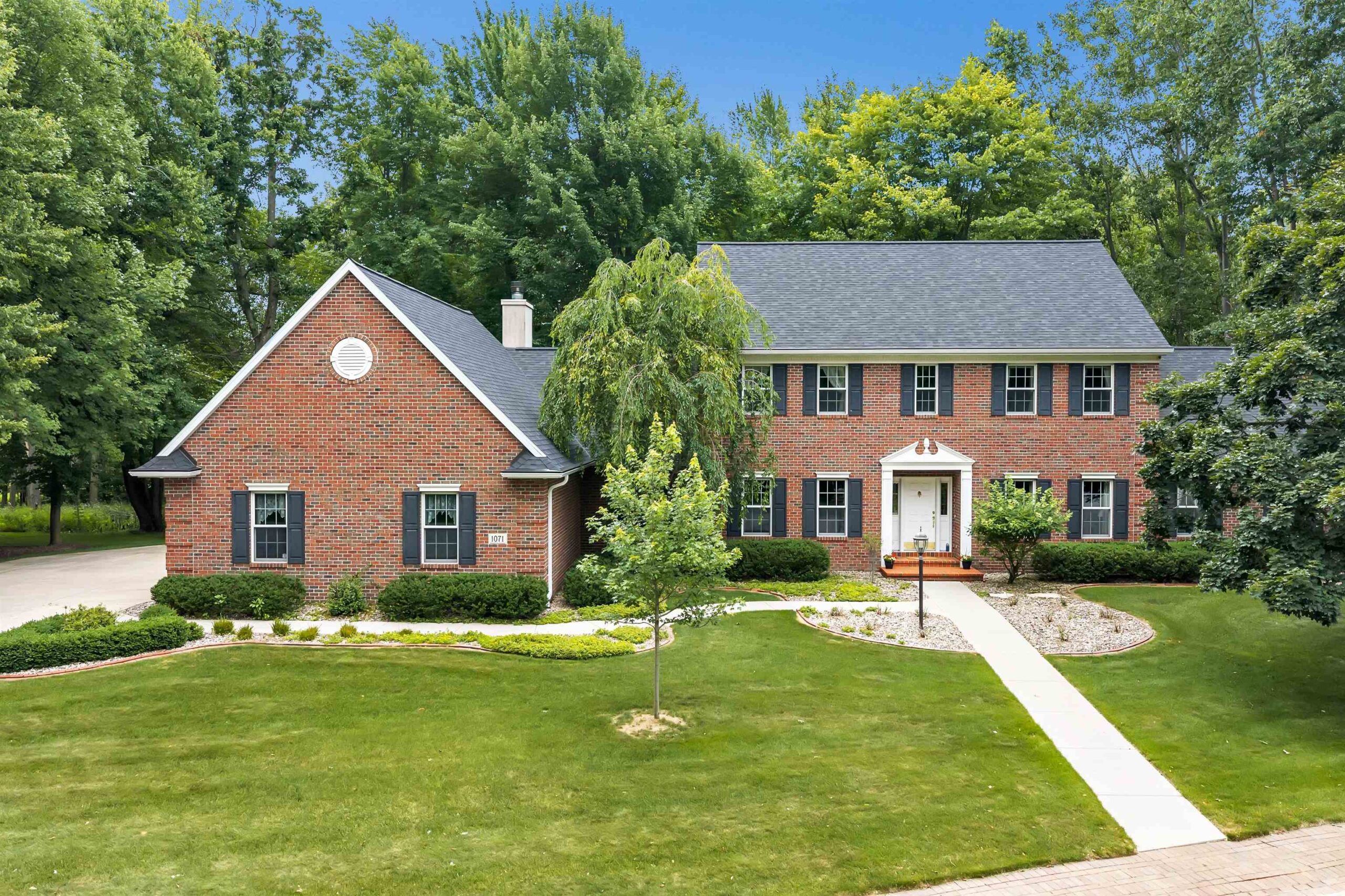 1071 THORNBERRY CREEK Drive property preview photograph