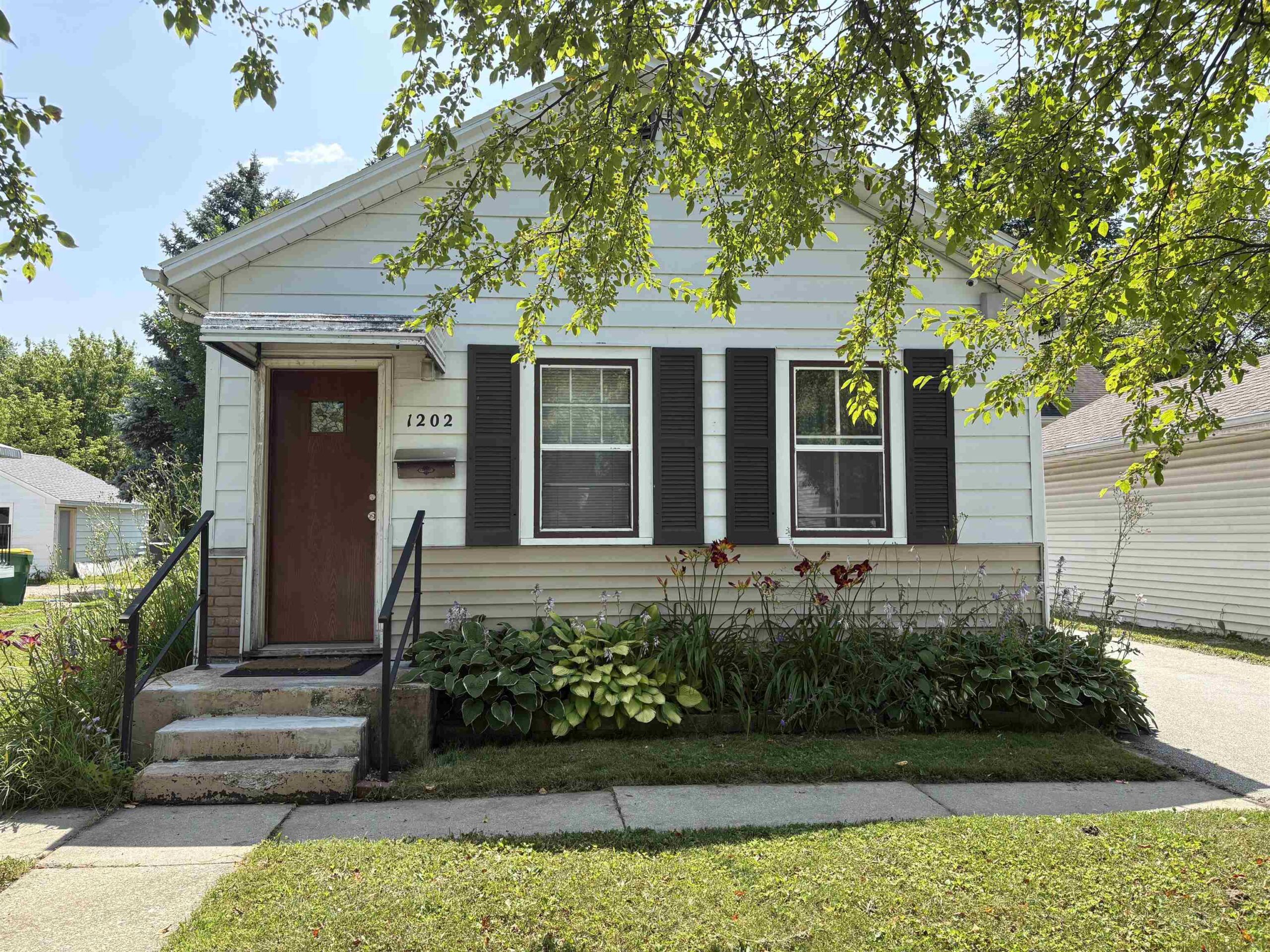 1202 STUART Street property preview photograph