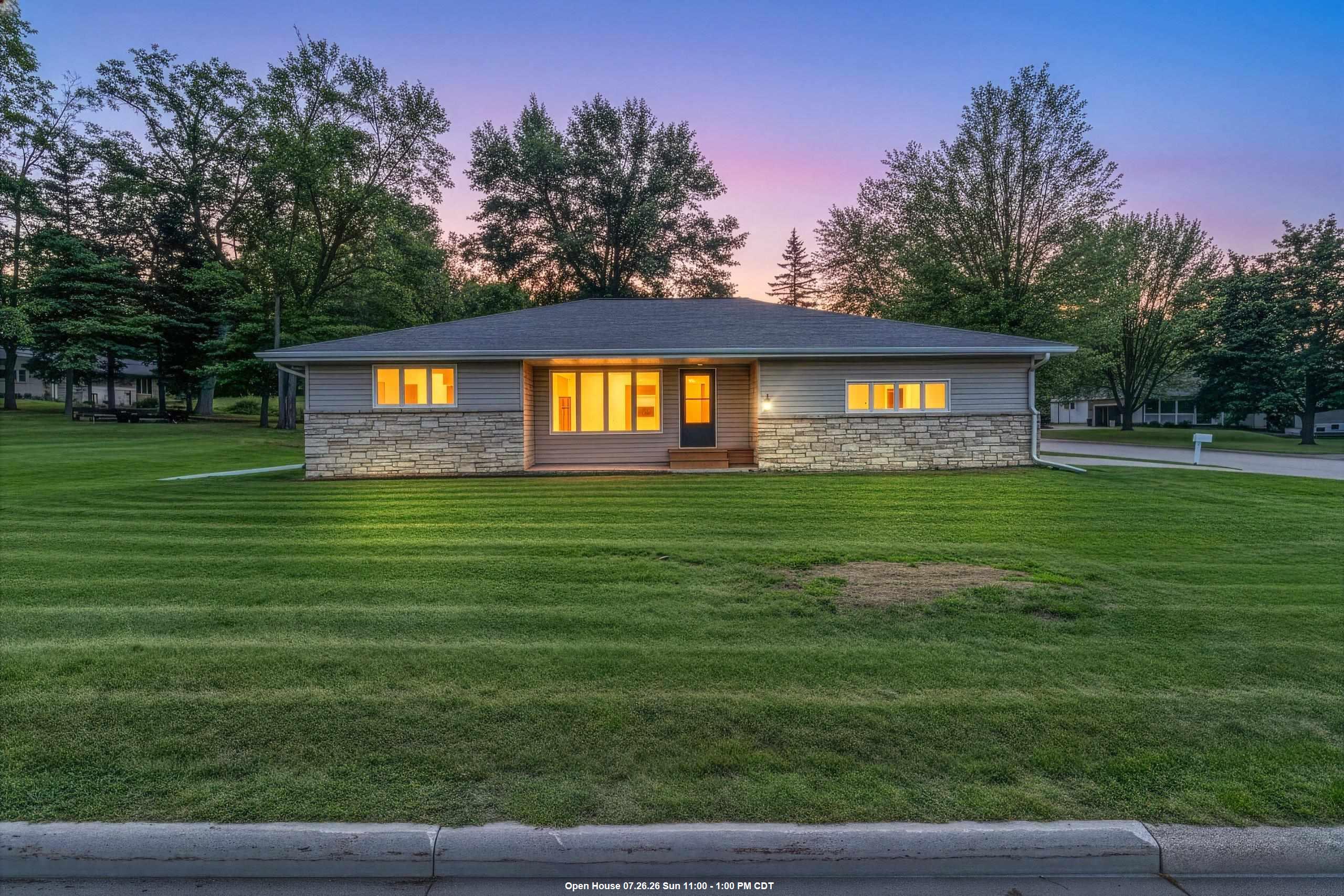 802 E RIDLINGTON Avenue property preview photograph
