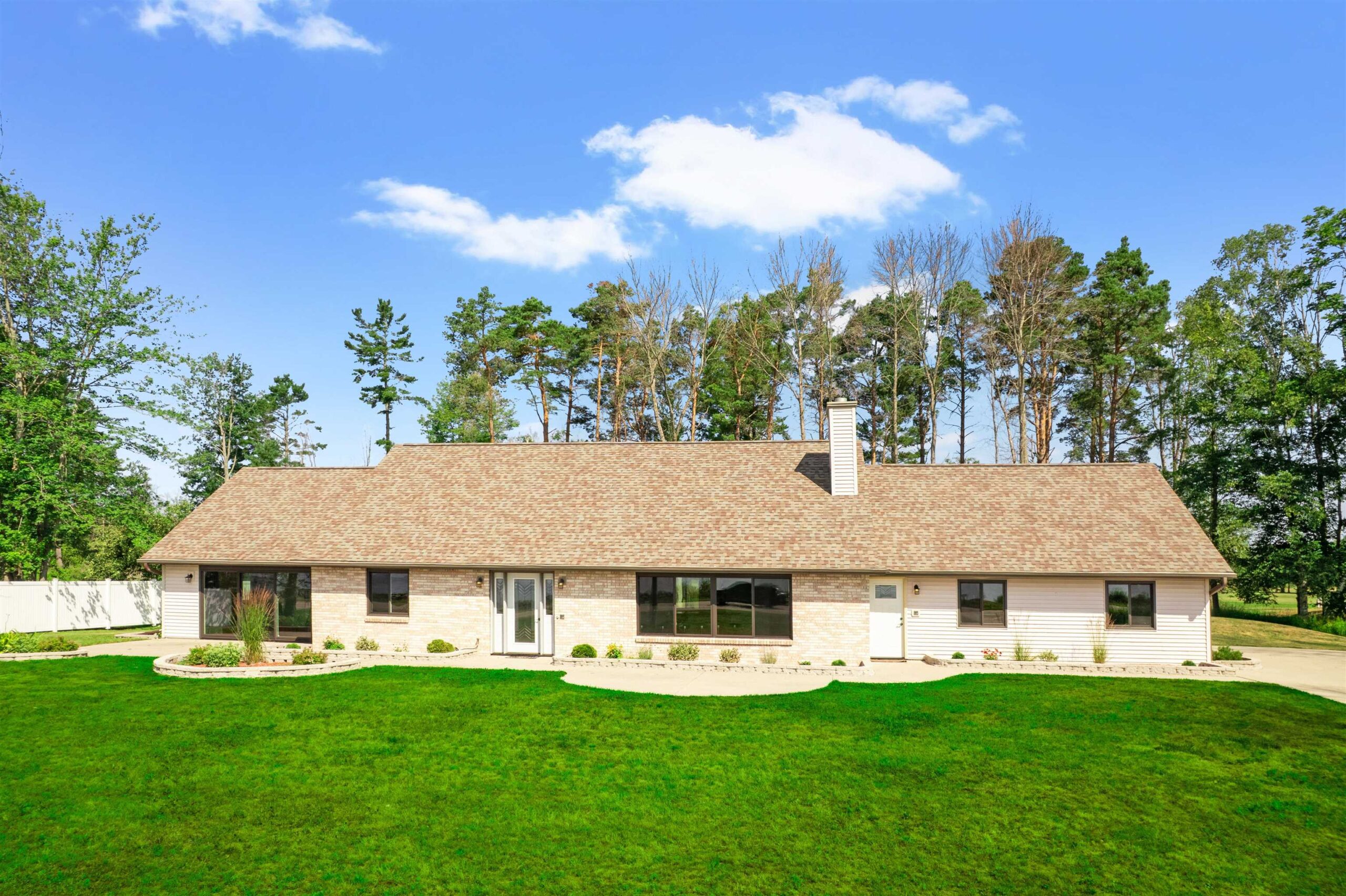 N2281 M-35 Street property preview photograph