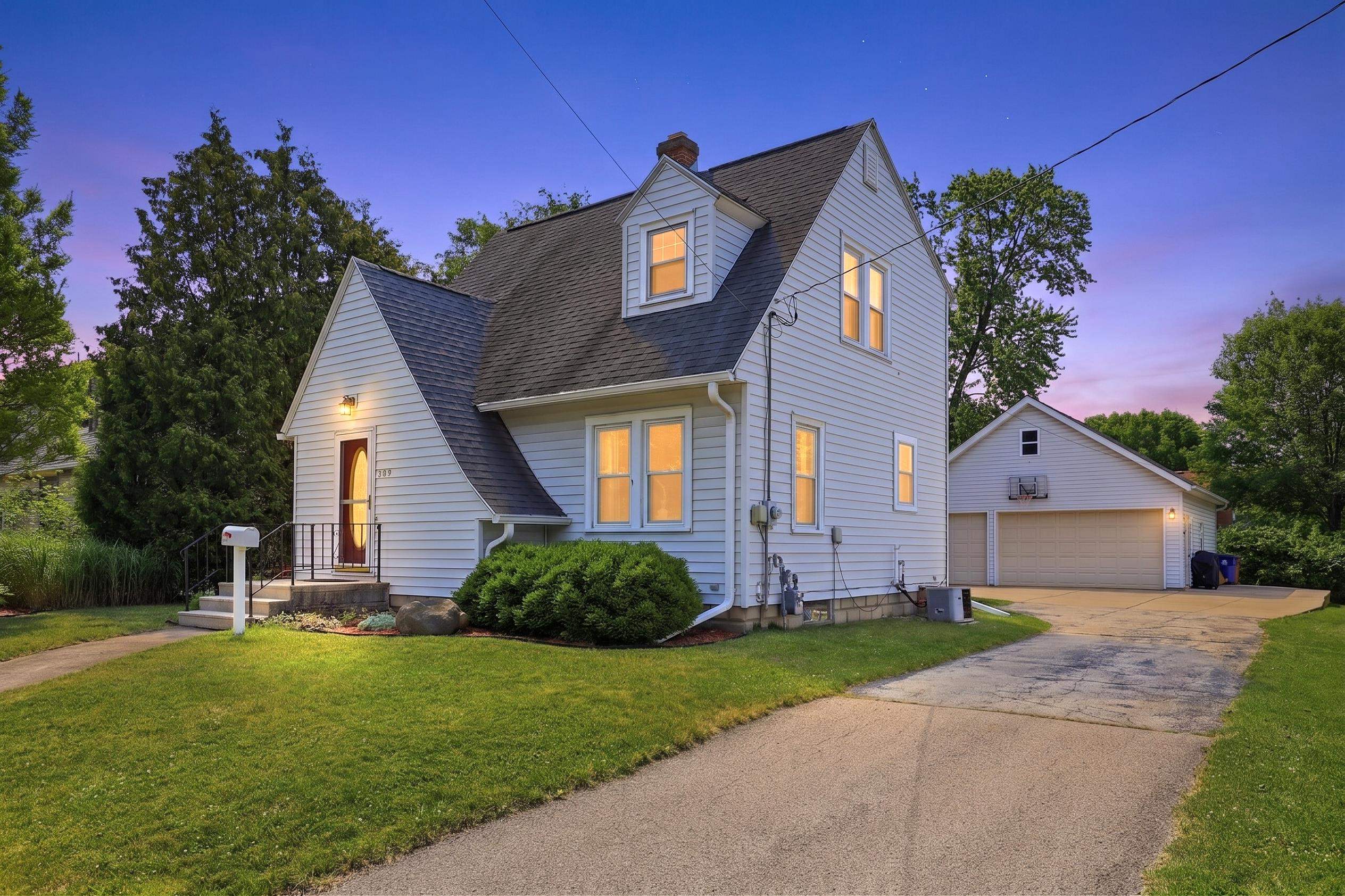 709 2ND Street property preview photograph