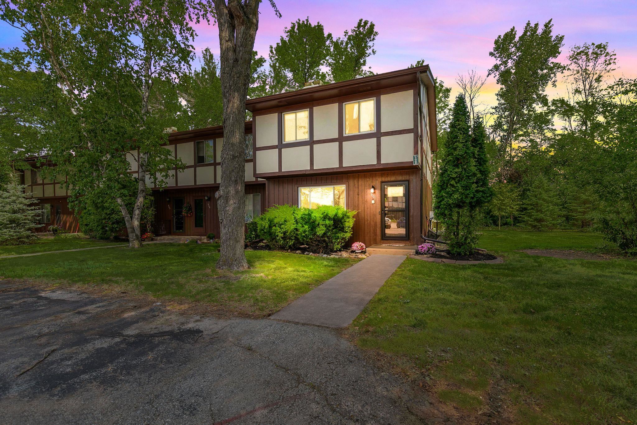 W5008 GOLF COURSE Road property preview photograph