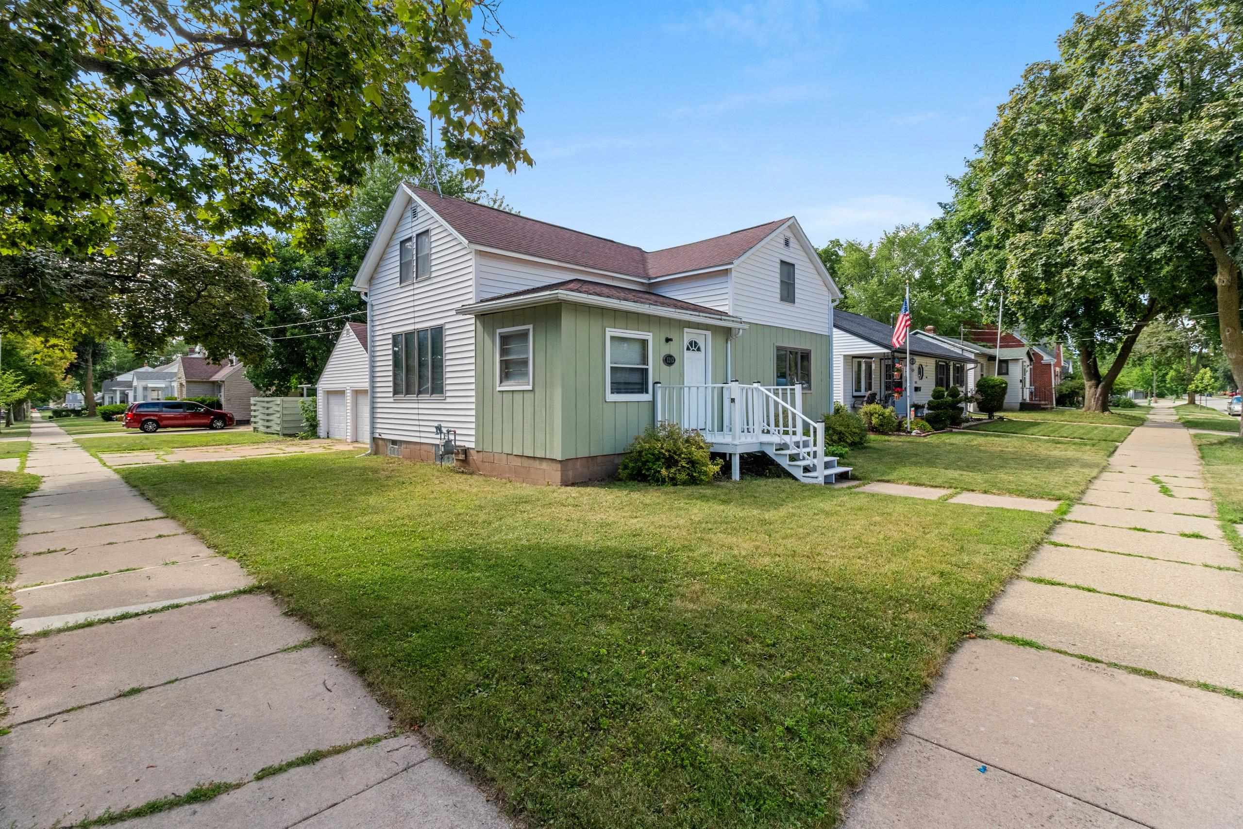 1203 N GILLETT Street property preview photograph