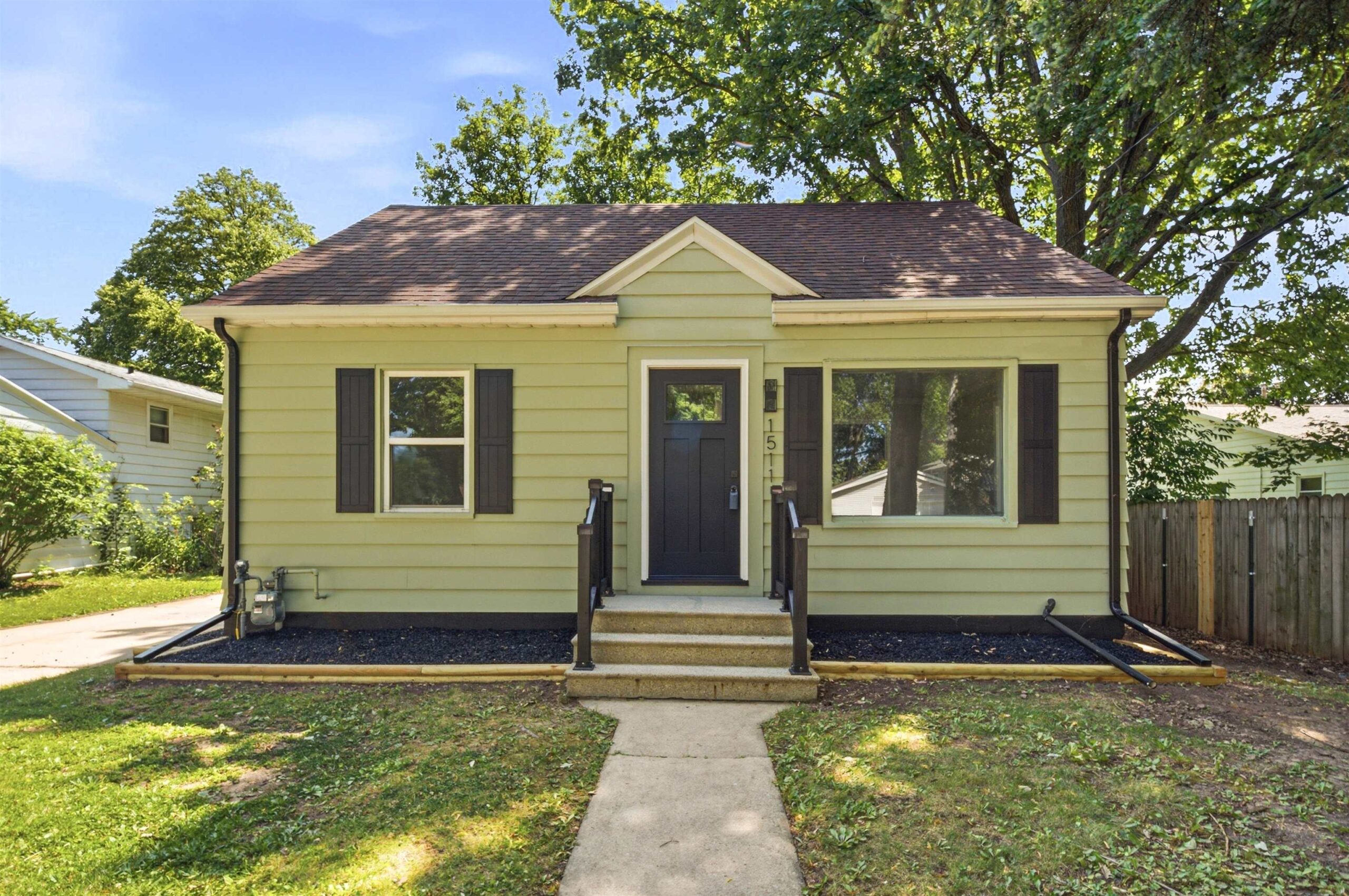 1511 10TH Avenue property preview photograph