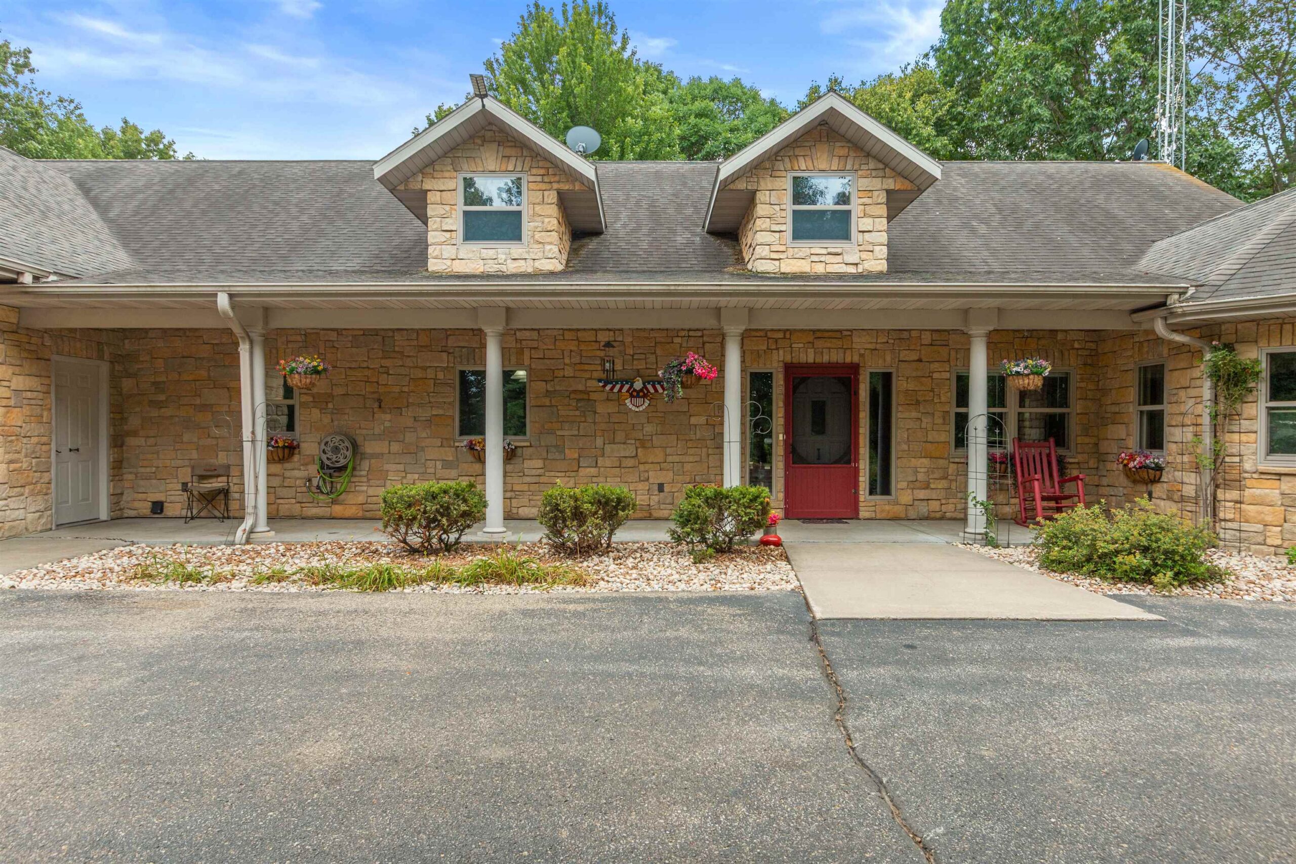 W8585 BROWN DEER Drive property preview photograph