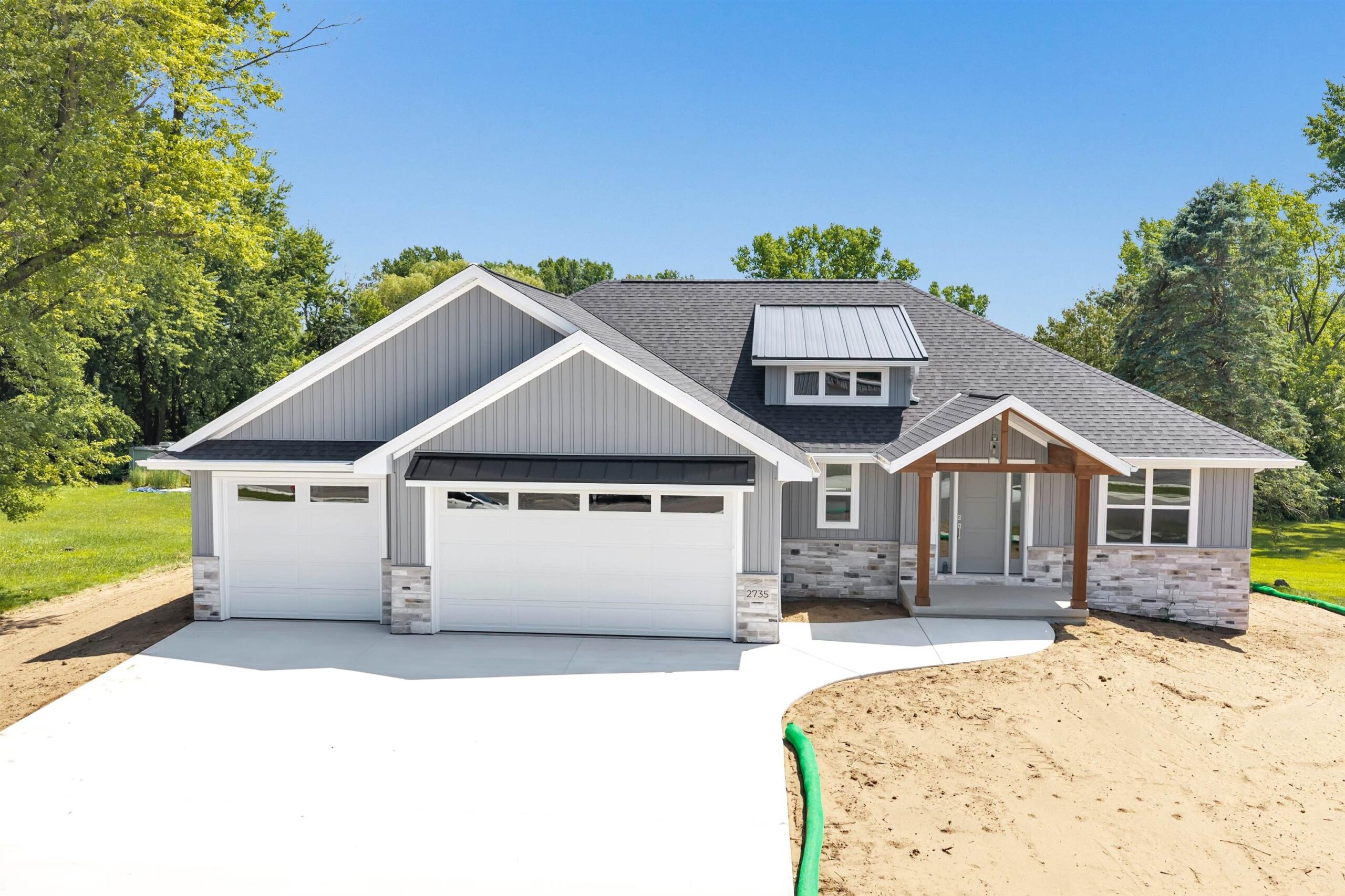 2735 HILLSDALE Court property preview photograph
