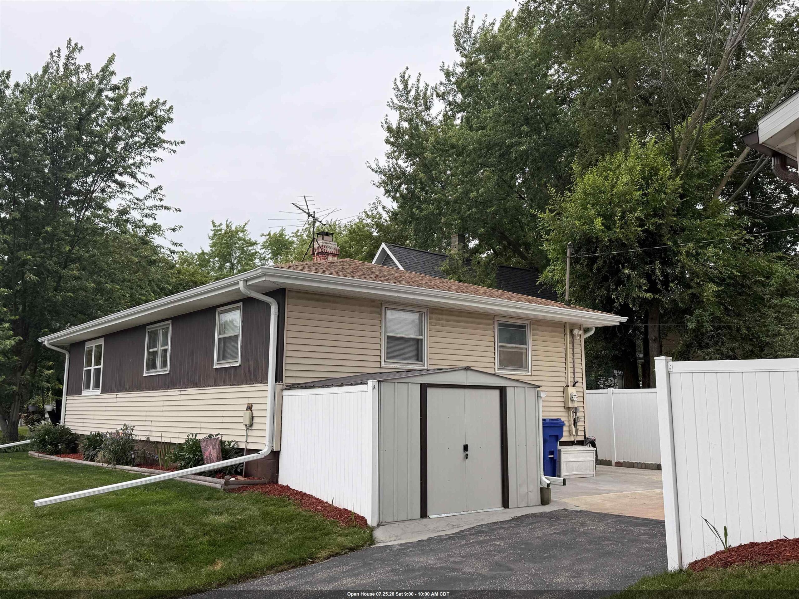 144 S 1ST Street property preview photograph