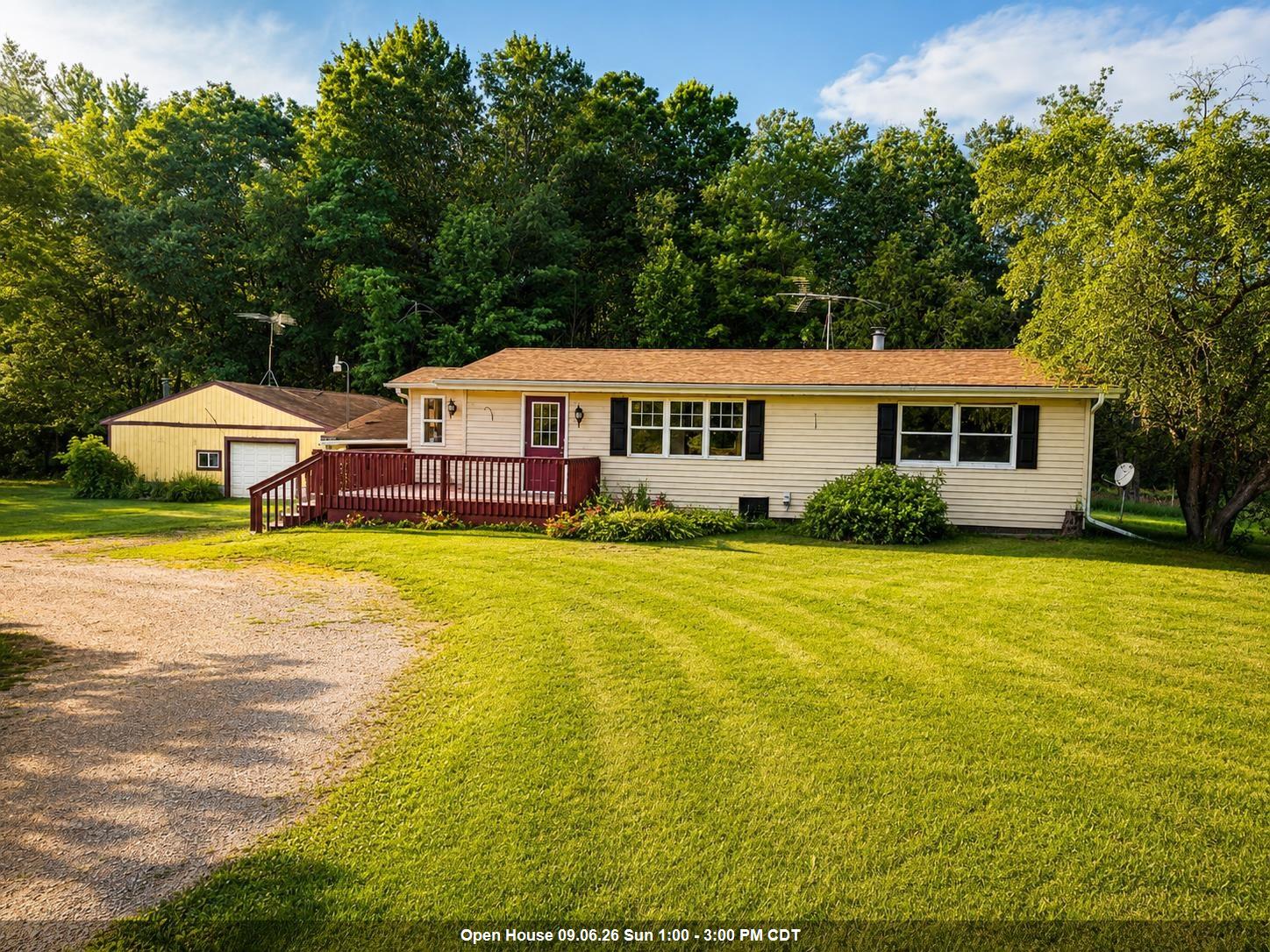 W11639 W TOWN HALL Road property preview photograph