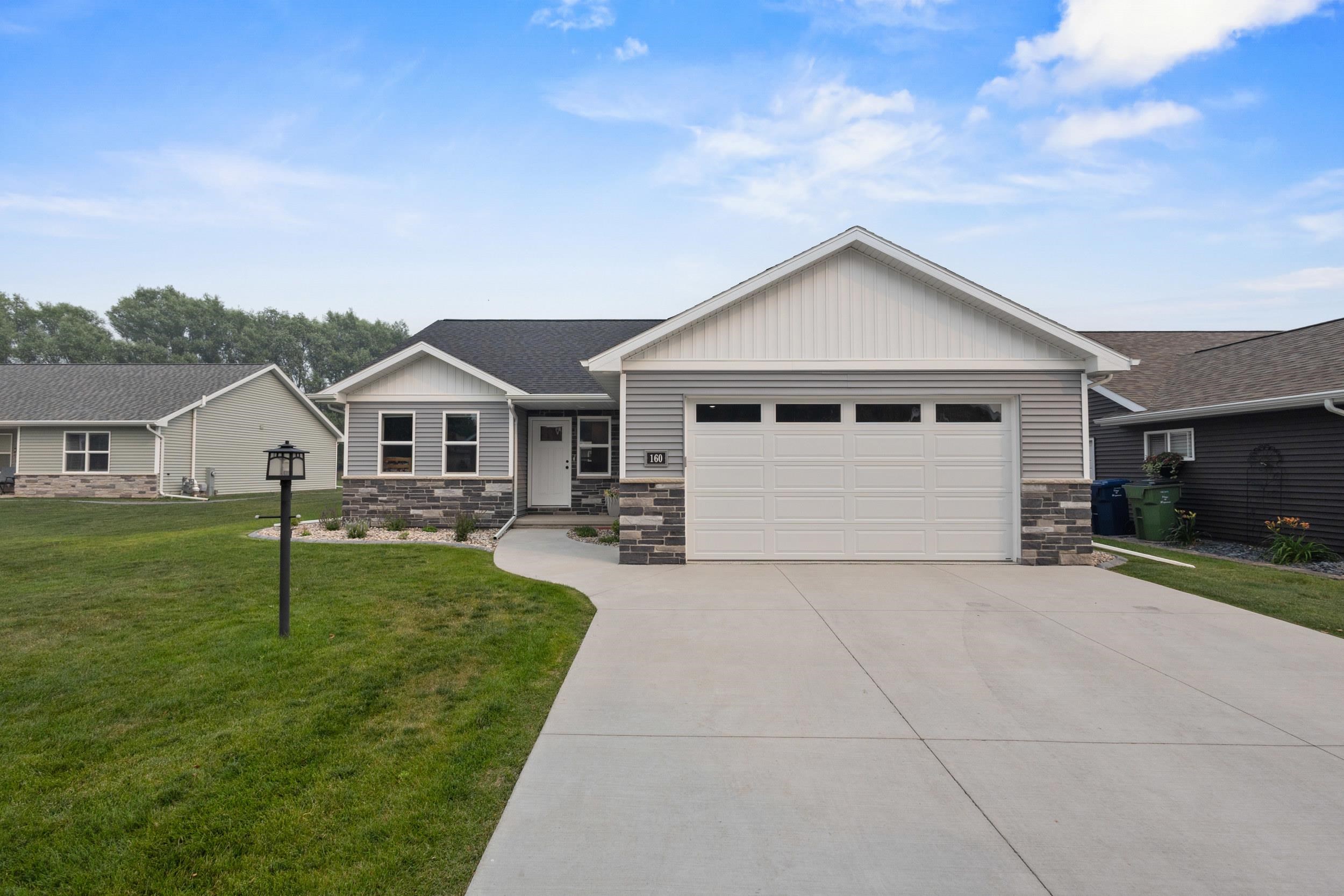 160 GOLF COURSE Drive property preview photograph