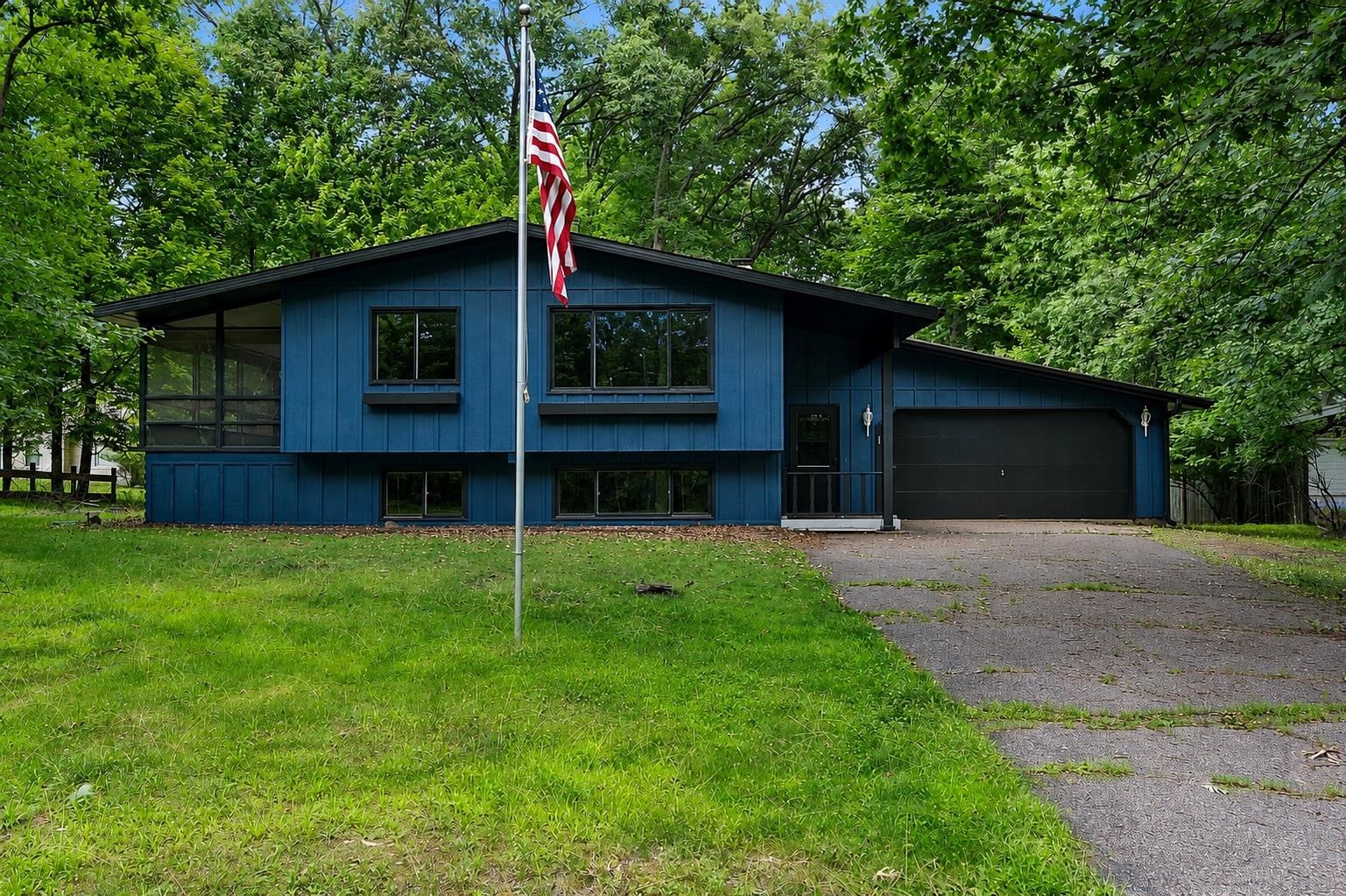 E1906 MELODY Lane property preview photograph