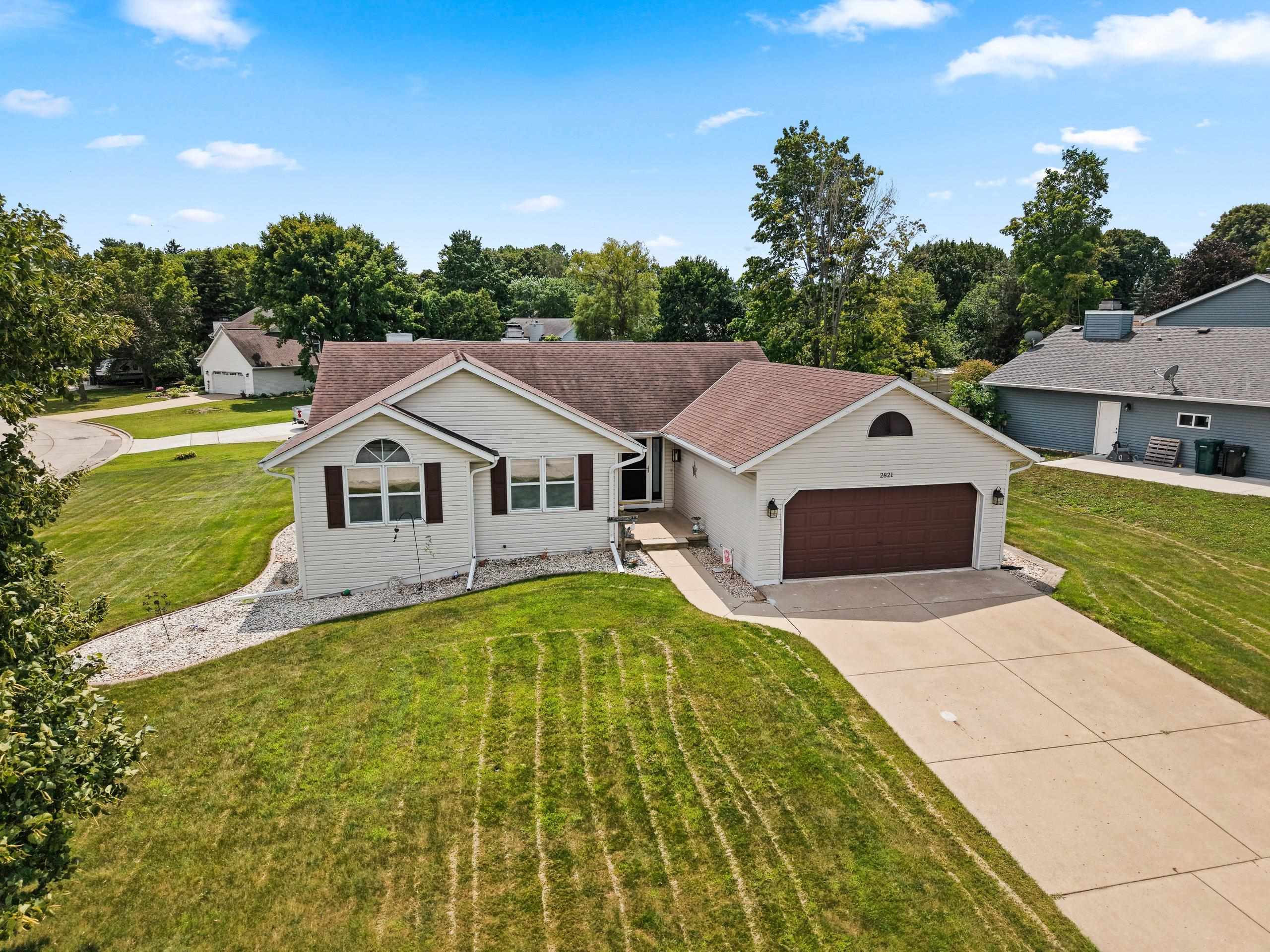 2821 FRIENDLY Circle property preview photograph