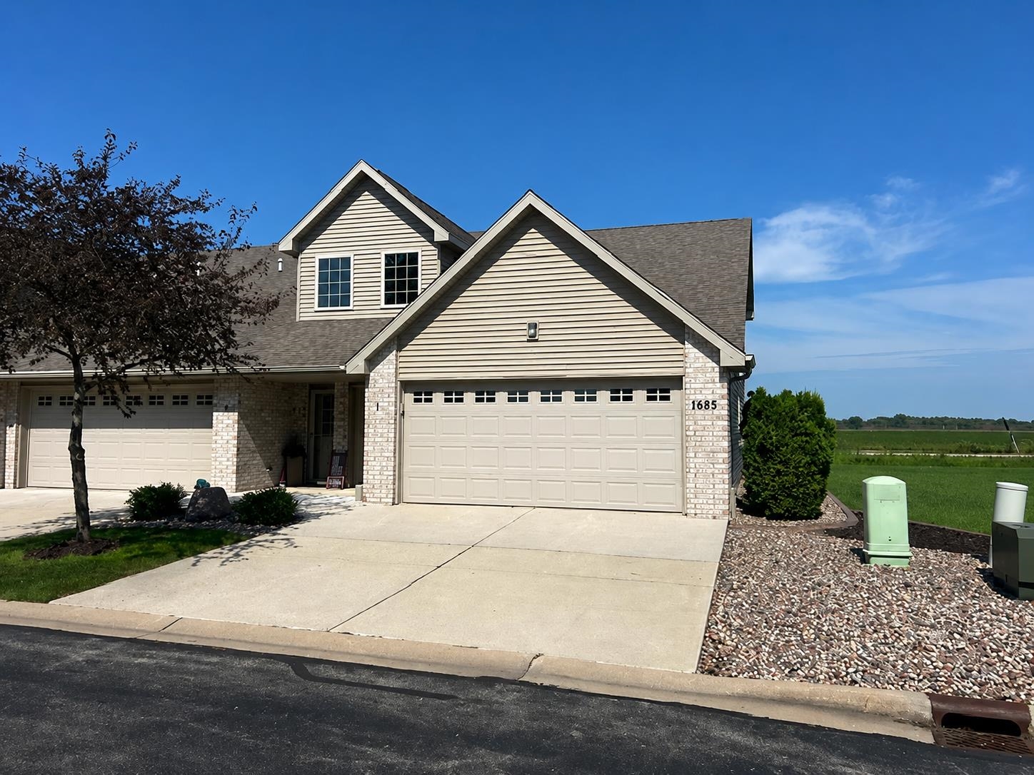 1685 W MAIN Circle property preview photograph