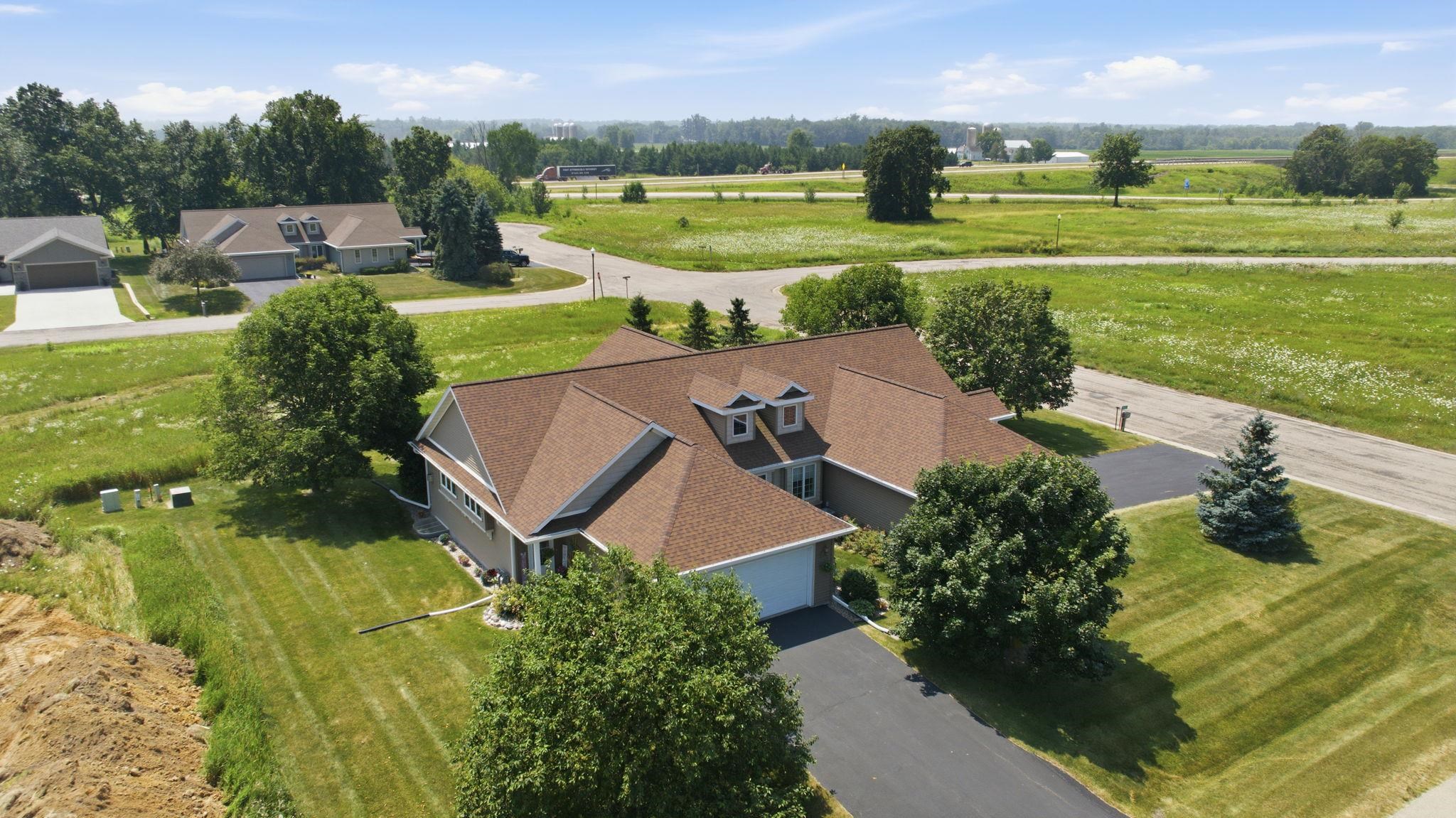 E7593 GREENWING Lane property preview photograph
