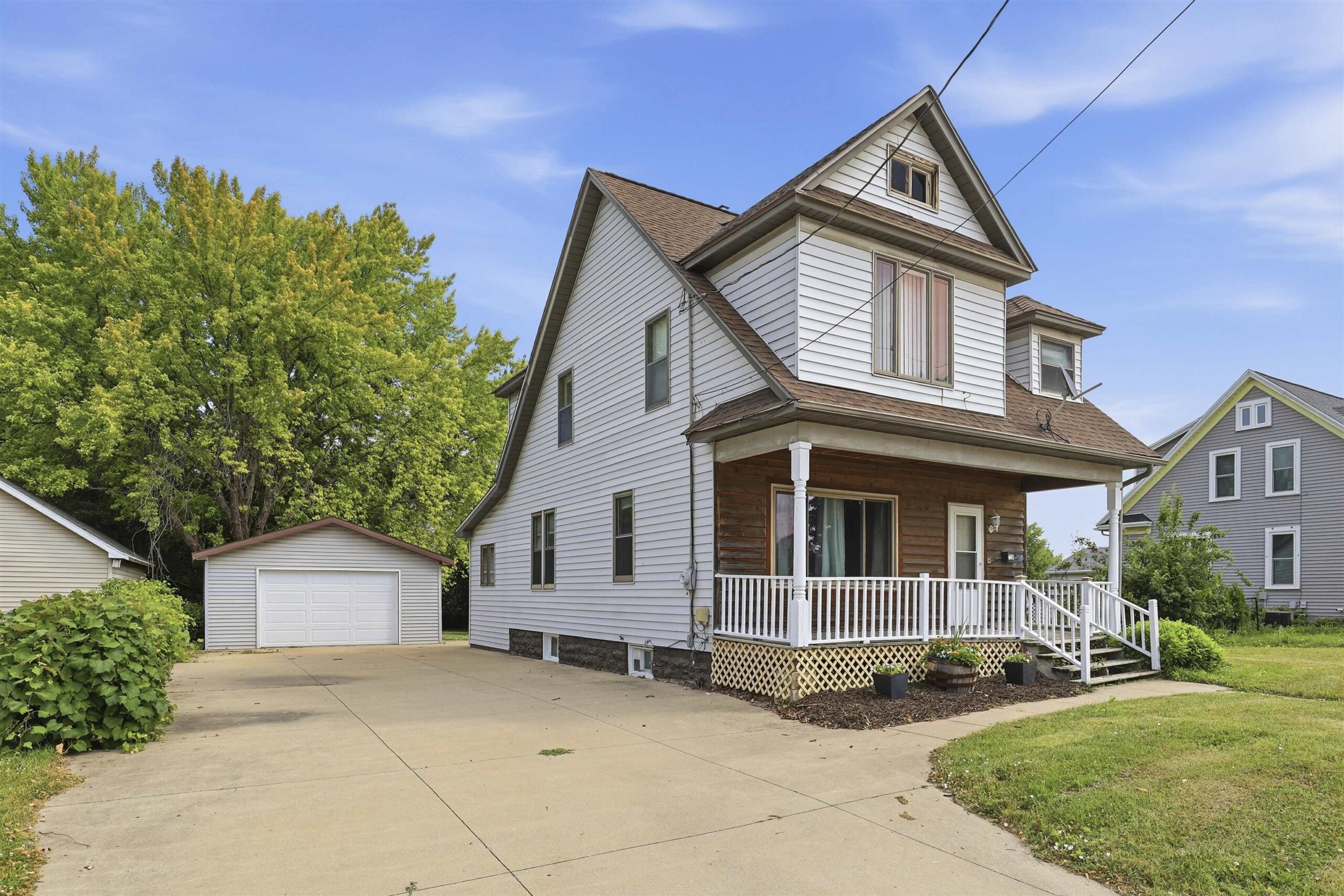 738 3RD Street property preview photograph