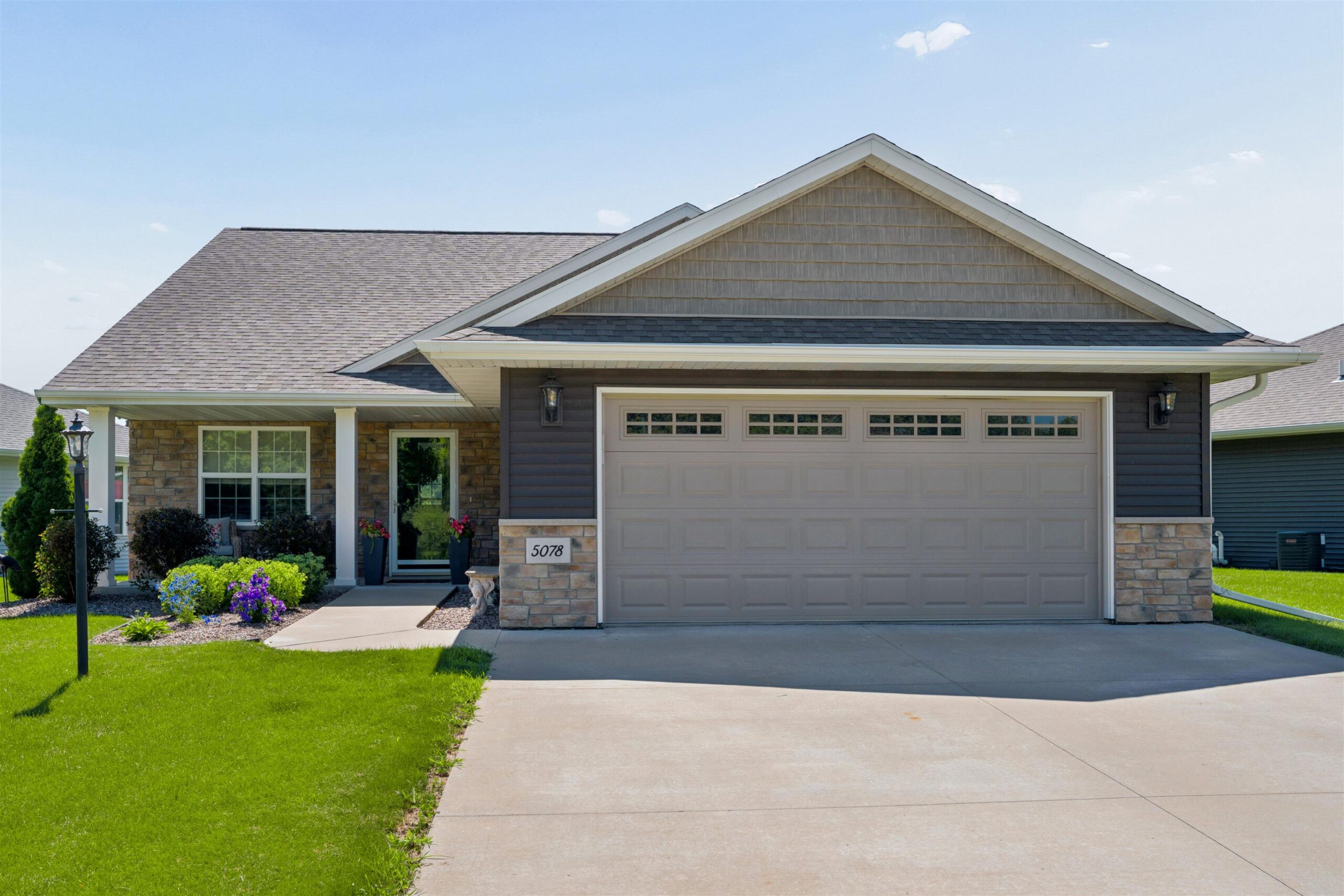 5078 N MILKWEED Trail property preview photograph