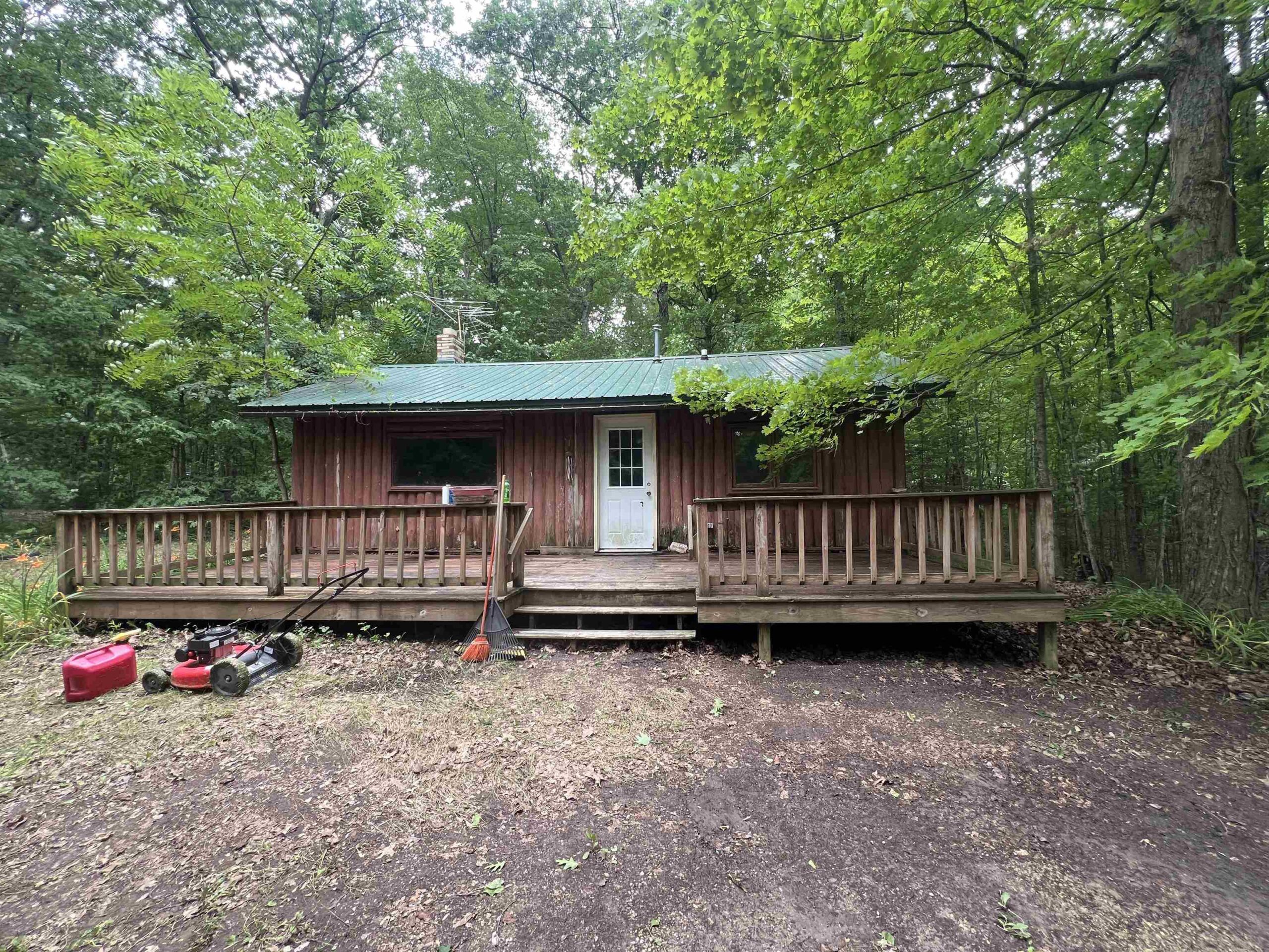 N7980 TWIN PINE Circle property preview photograph