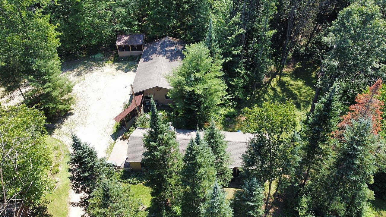 W5360 GLENWOOD Court property preview photograph