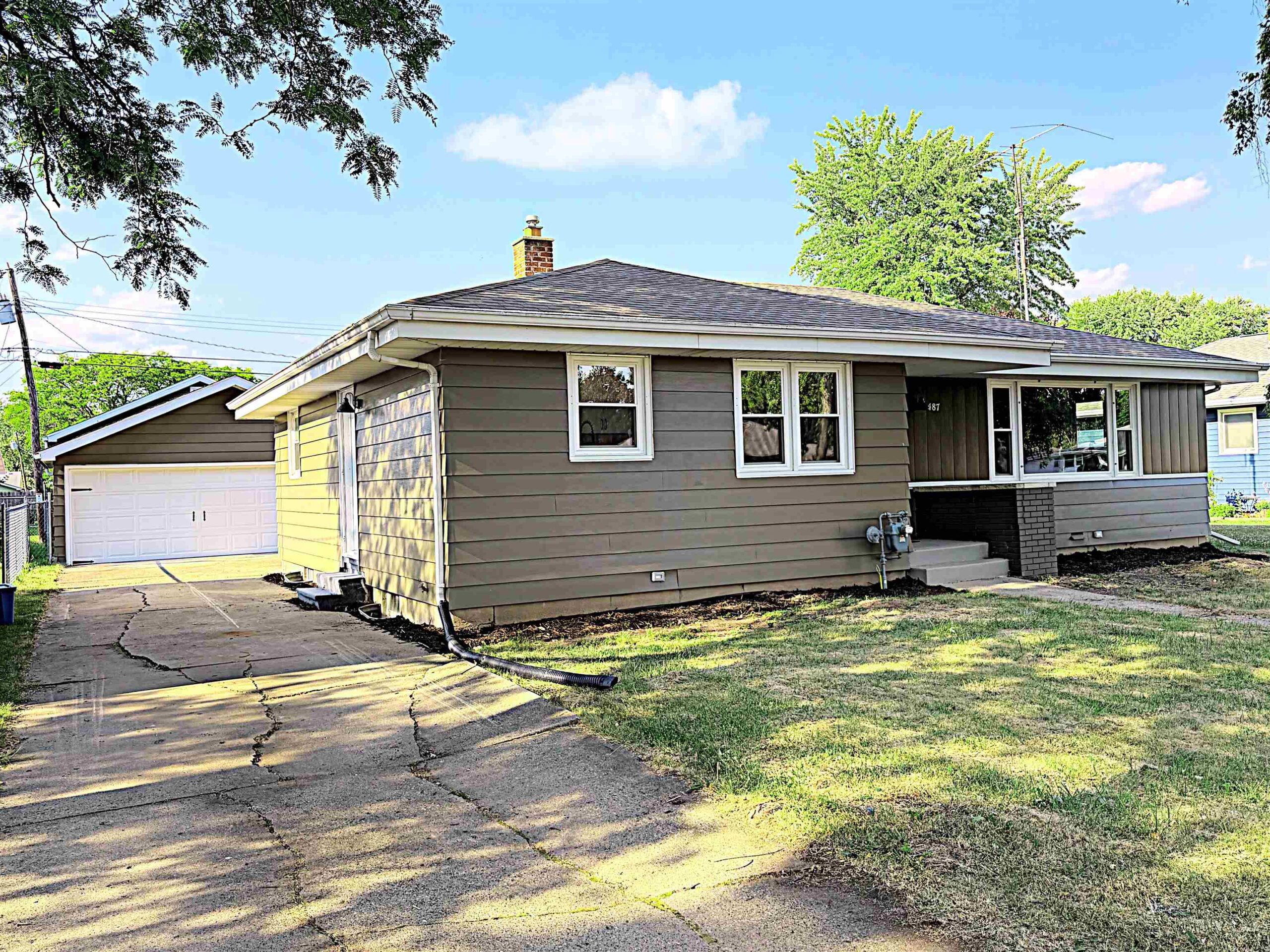 487 E MCWILLAMS Street property preview photograph