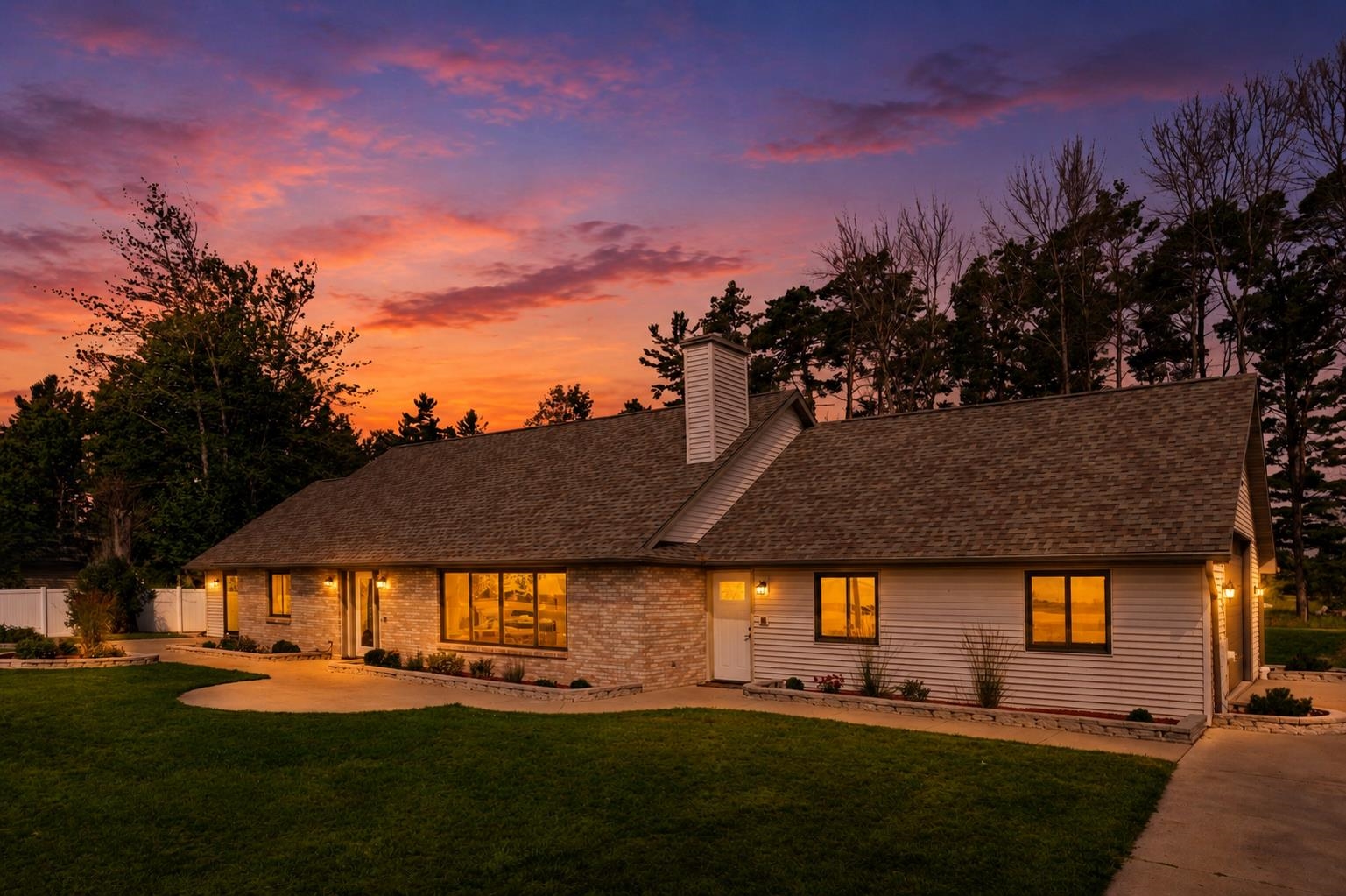 N2281 M-35 Street property preview photograph