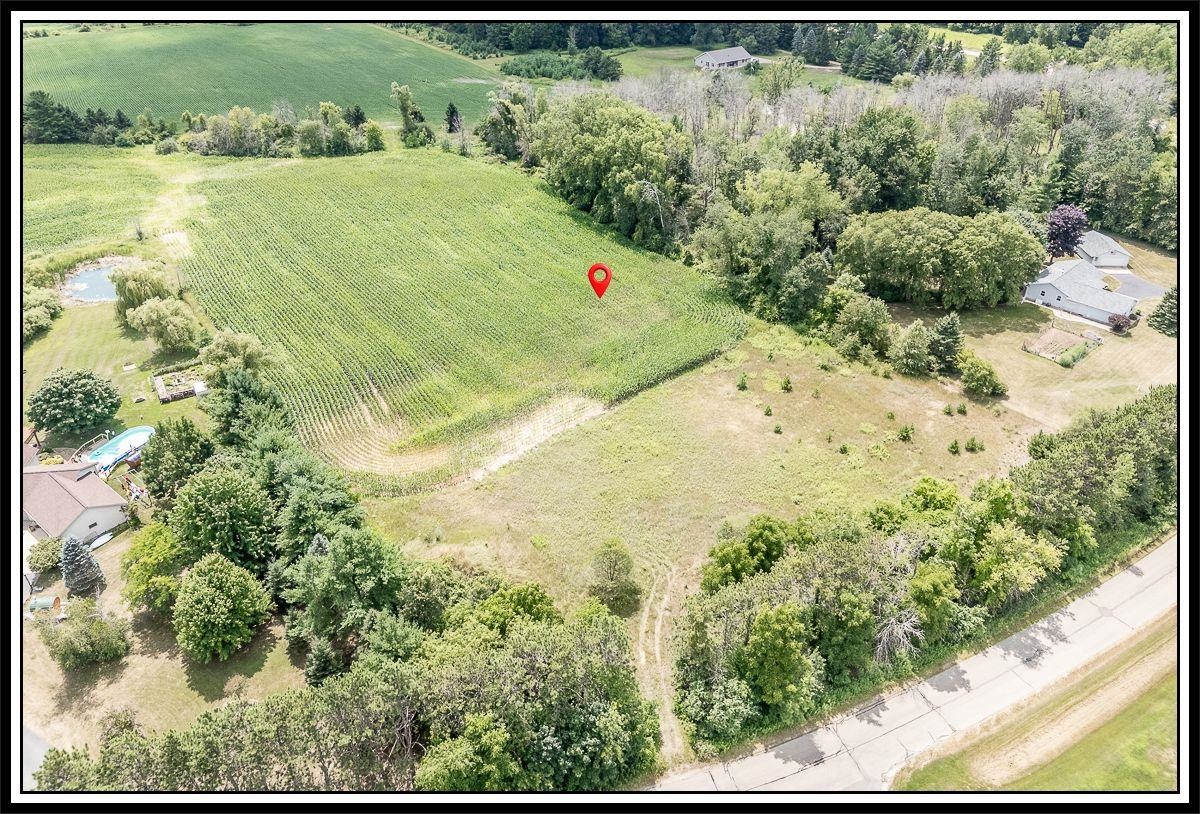 LYONS Road property preview photograph
