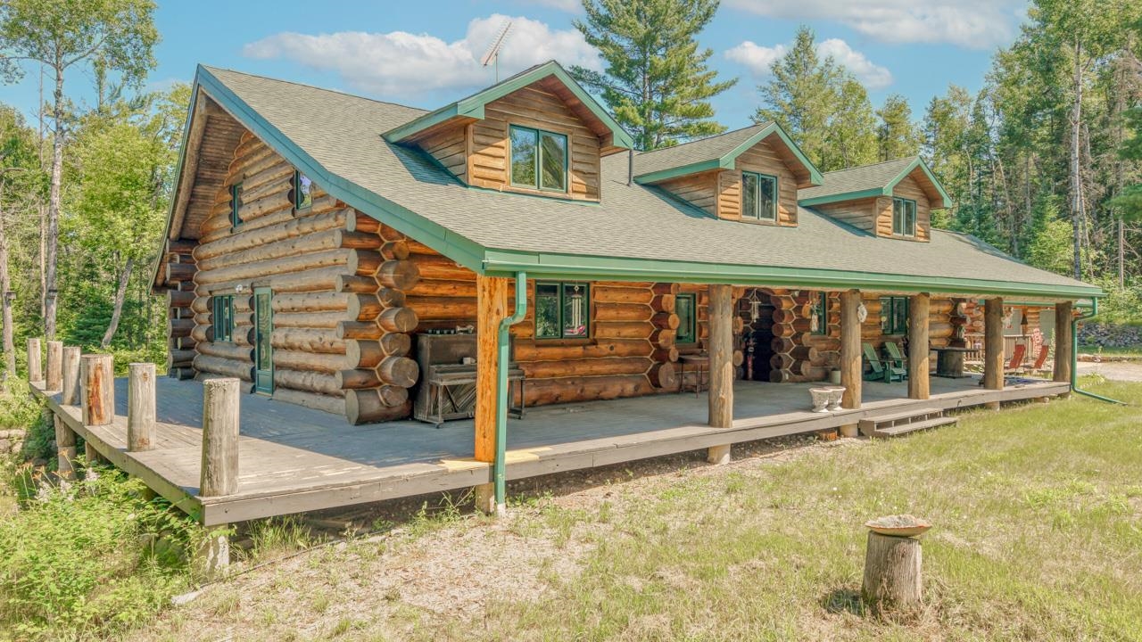W2220 US HWY 2 property preview photograph