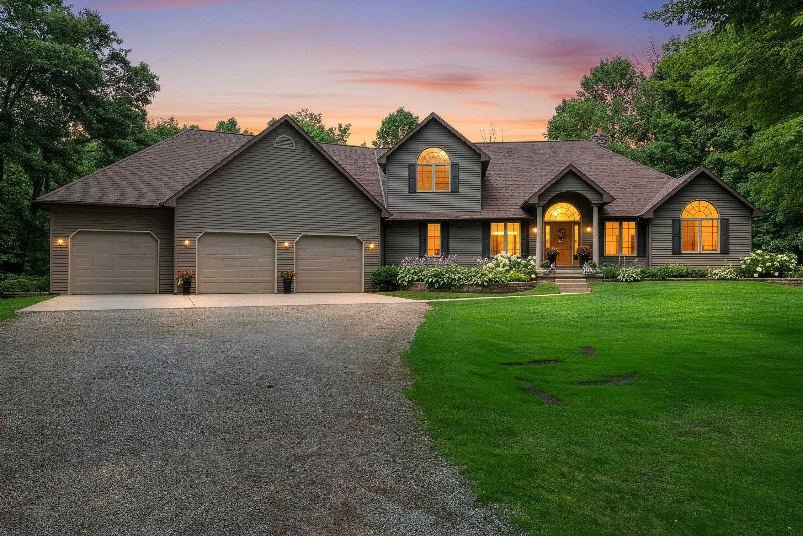 2839 SANDALWOOD Road property preview photograph