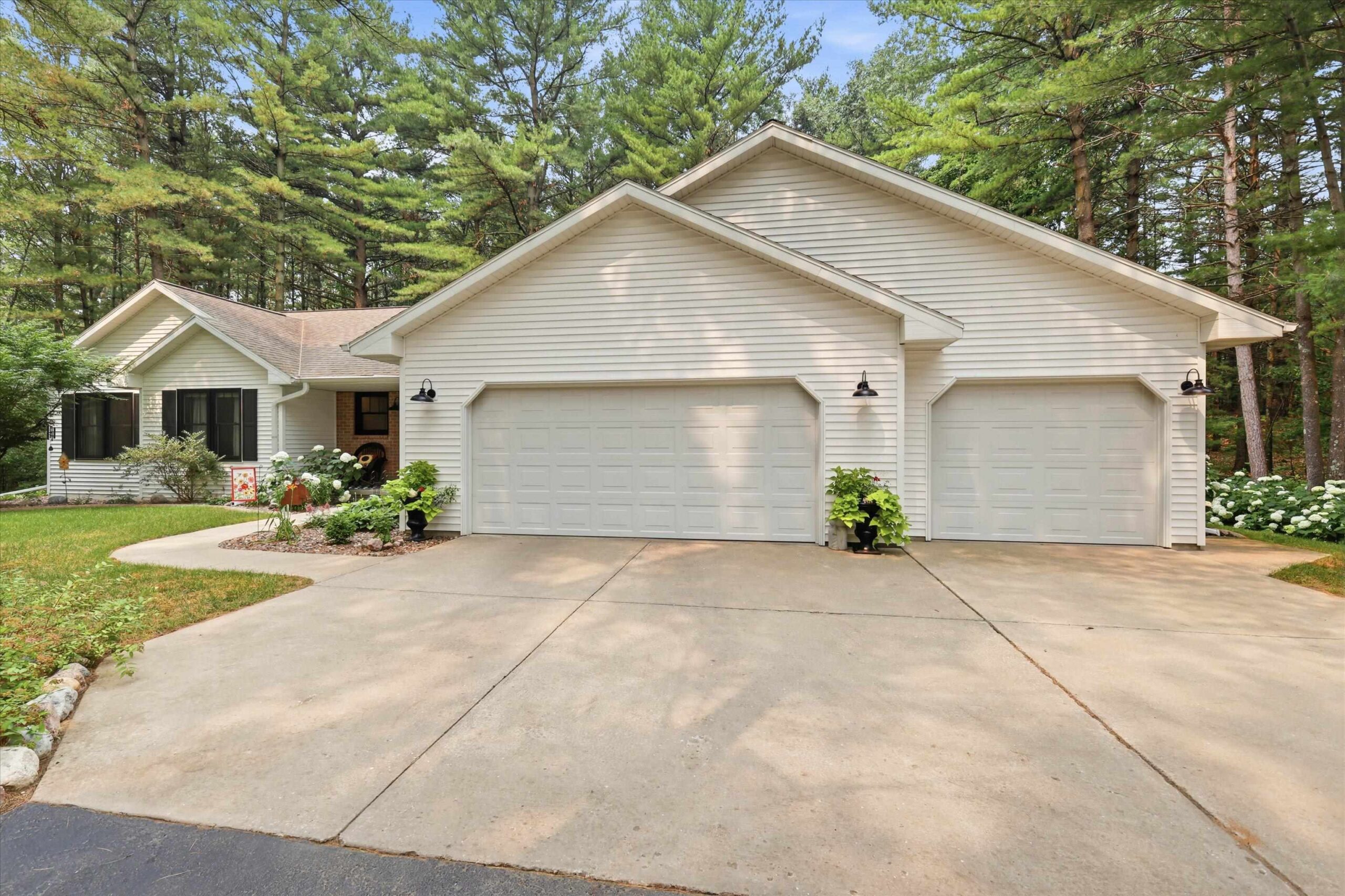 3673 POWDERHORN Lane property preview photograph