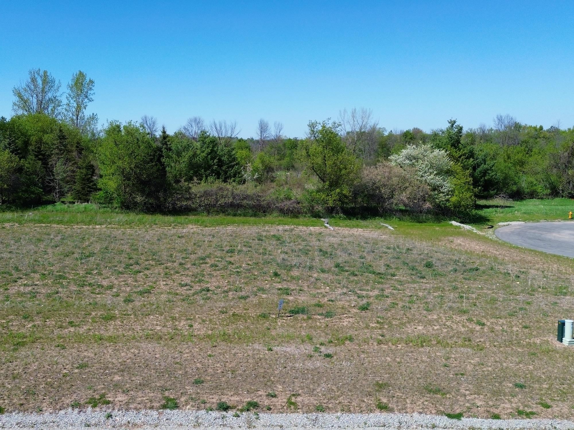 GOLDFINCH Drive property preview photograph