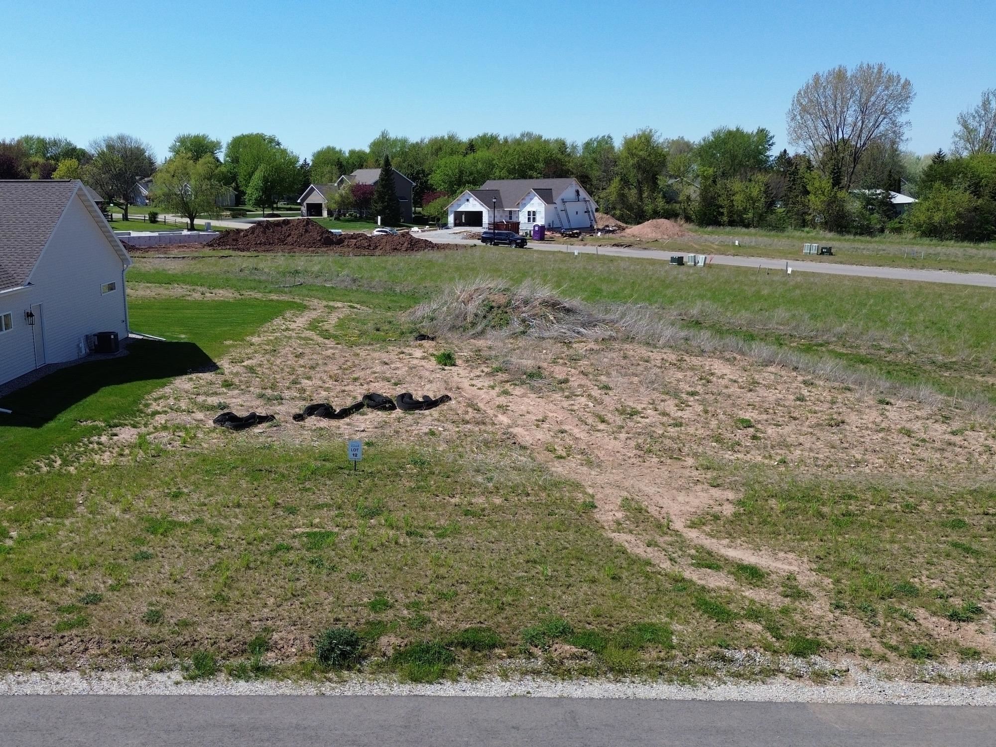 GOLDFINCH Drive property preview photograph