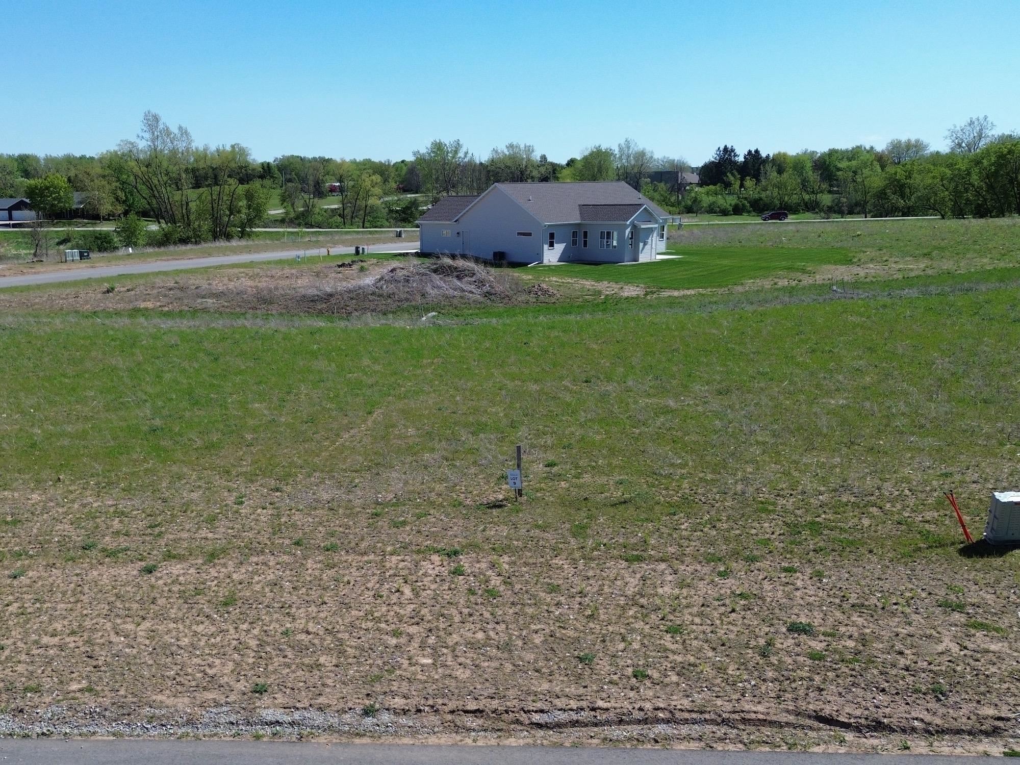 GOLDFINCH Drive property preview photograph