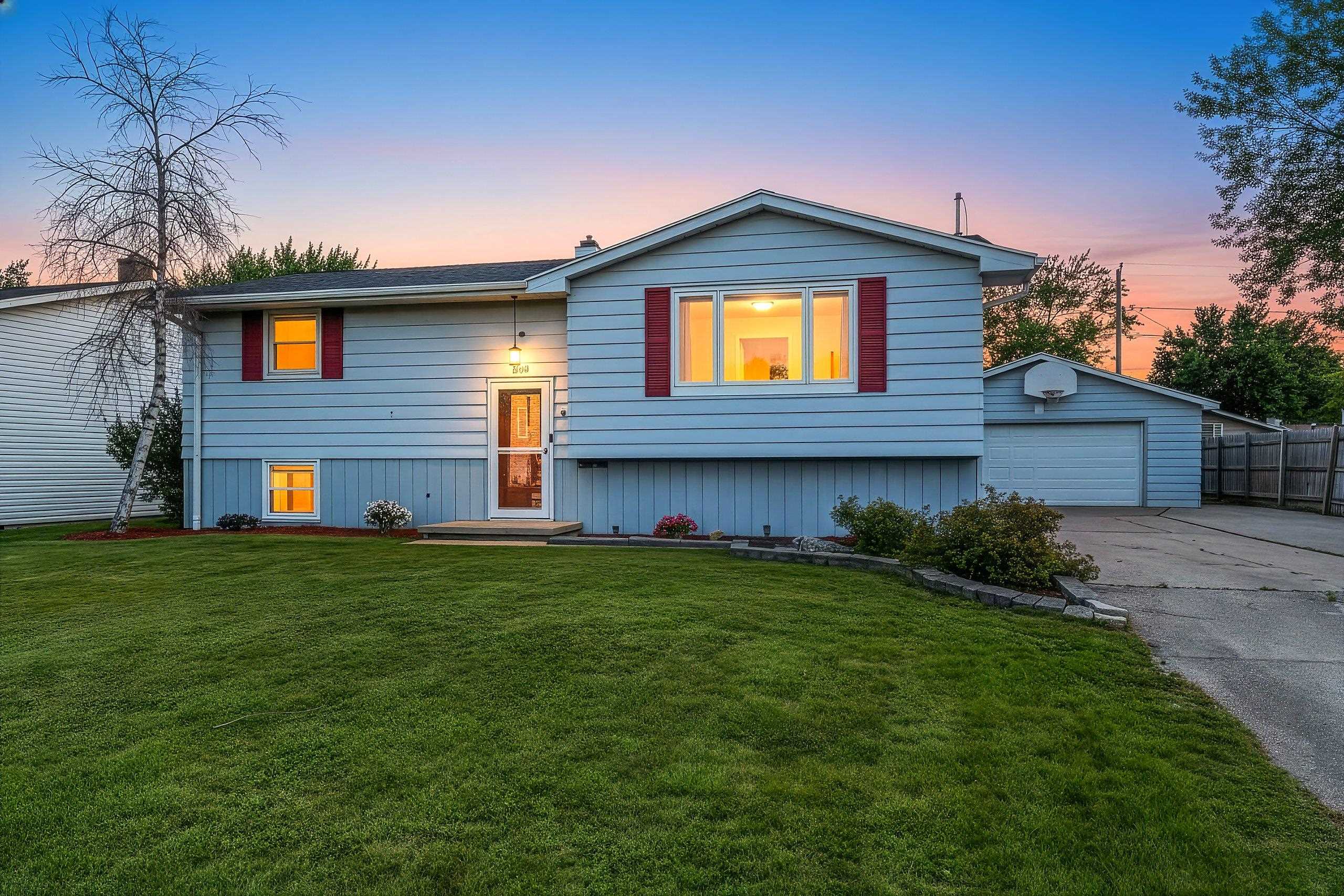2459 ROBINSON Avenue property preview photograph