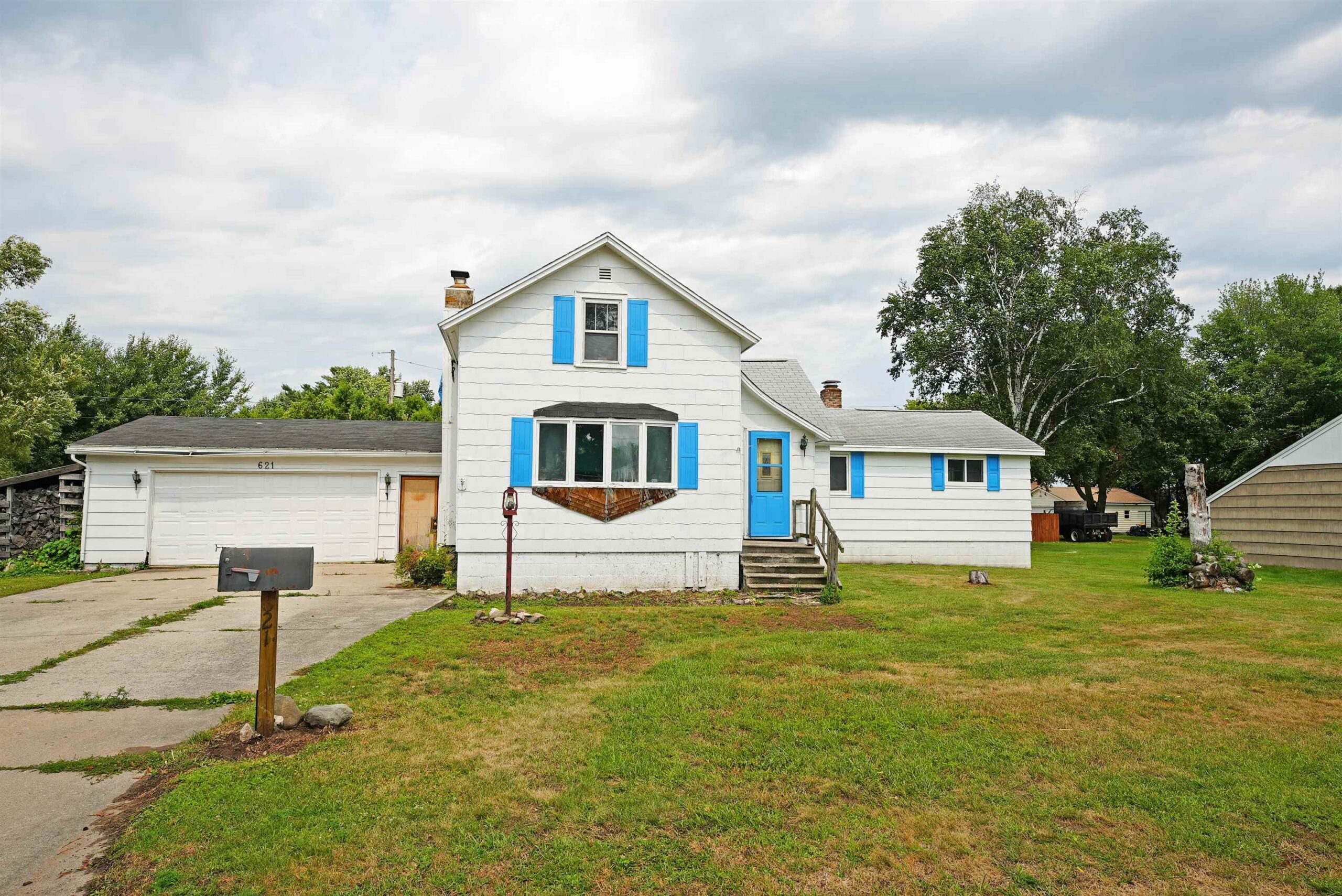 621 CONGRESS Street property preview photograph