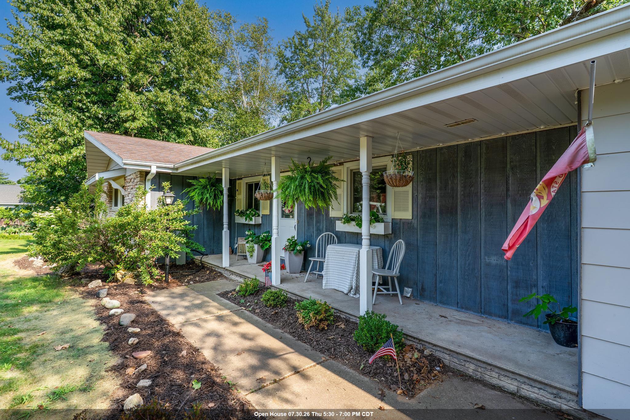 313 W HIGHLAND Drive property preview photograph