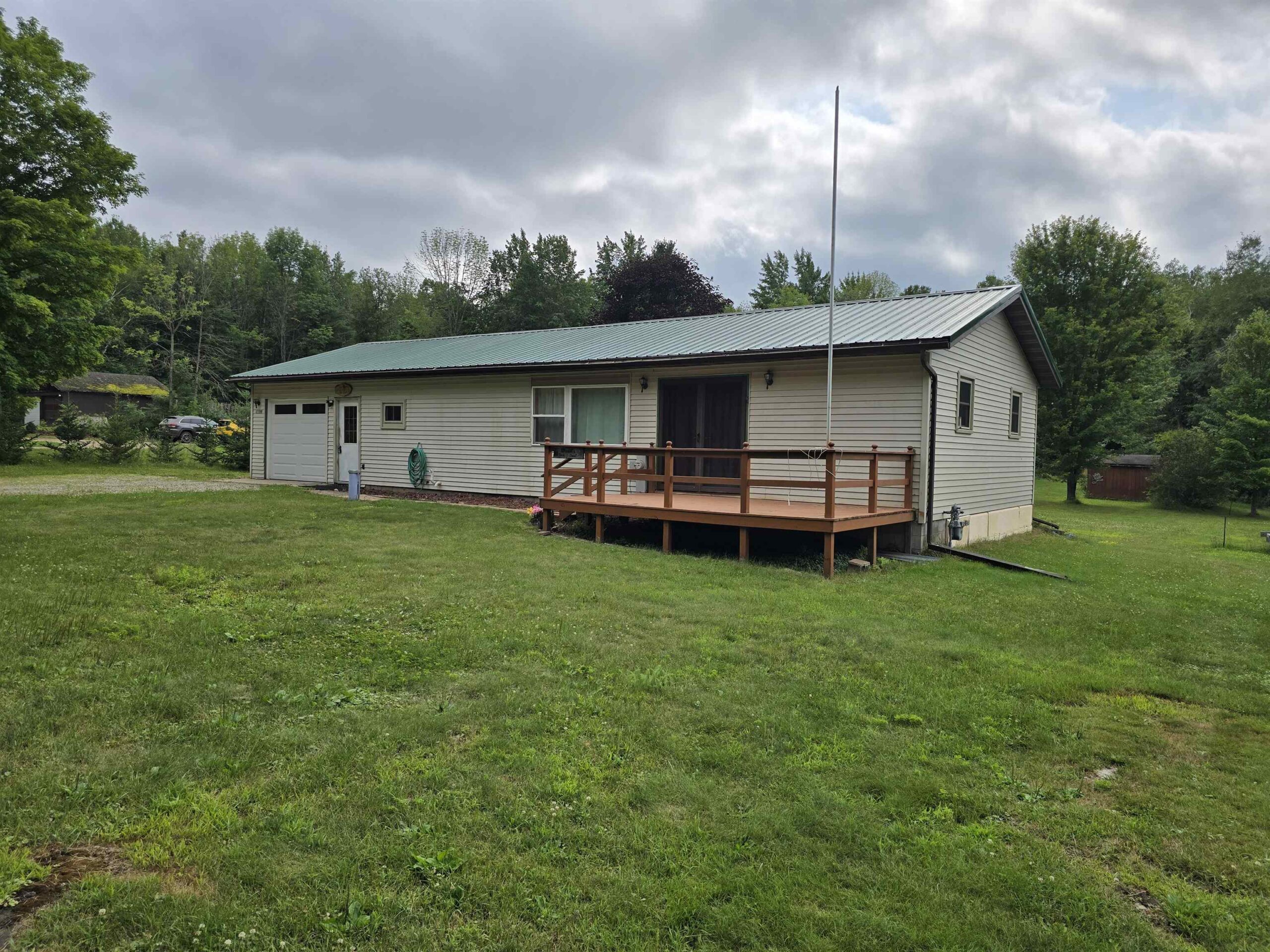 17159 EVERGREEN Lane property preview photograph