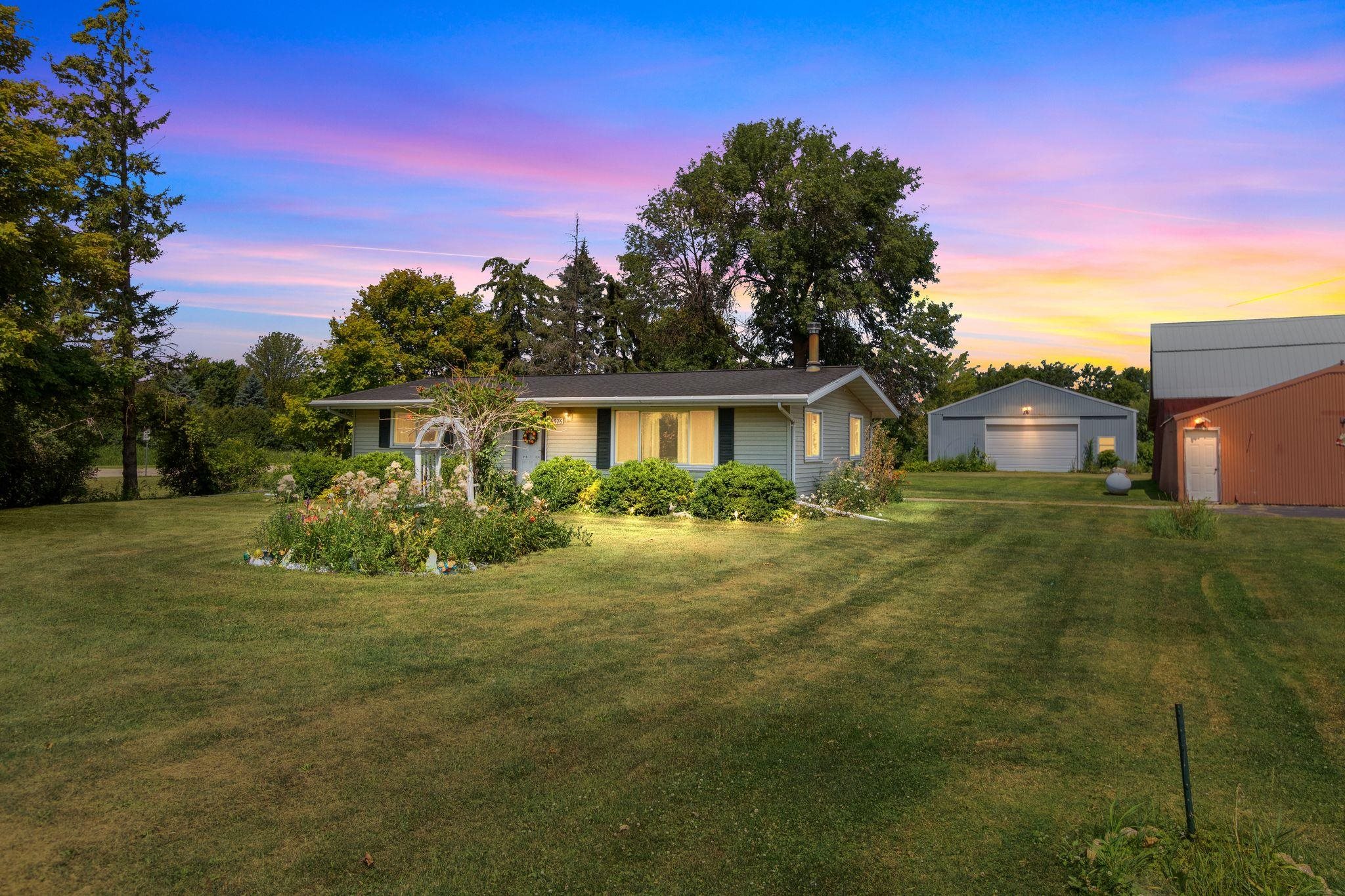 W6576 MANITOWOC Road property preview photograph