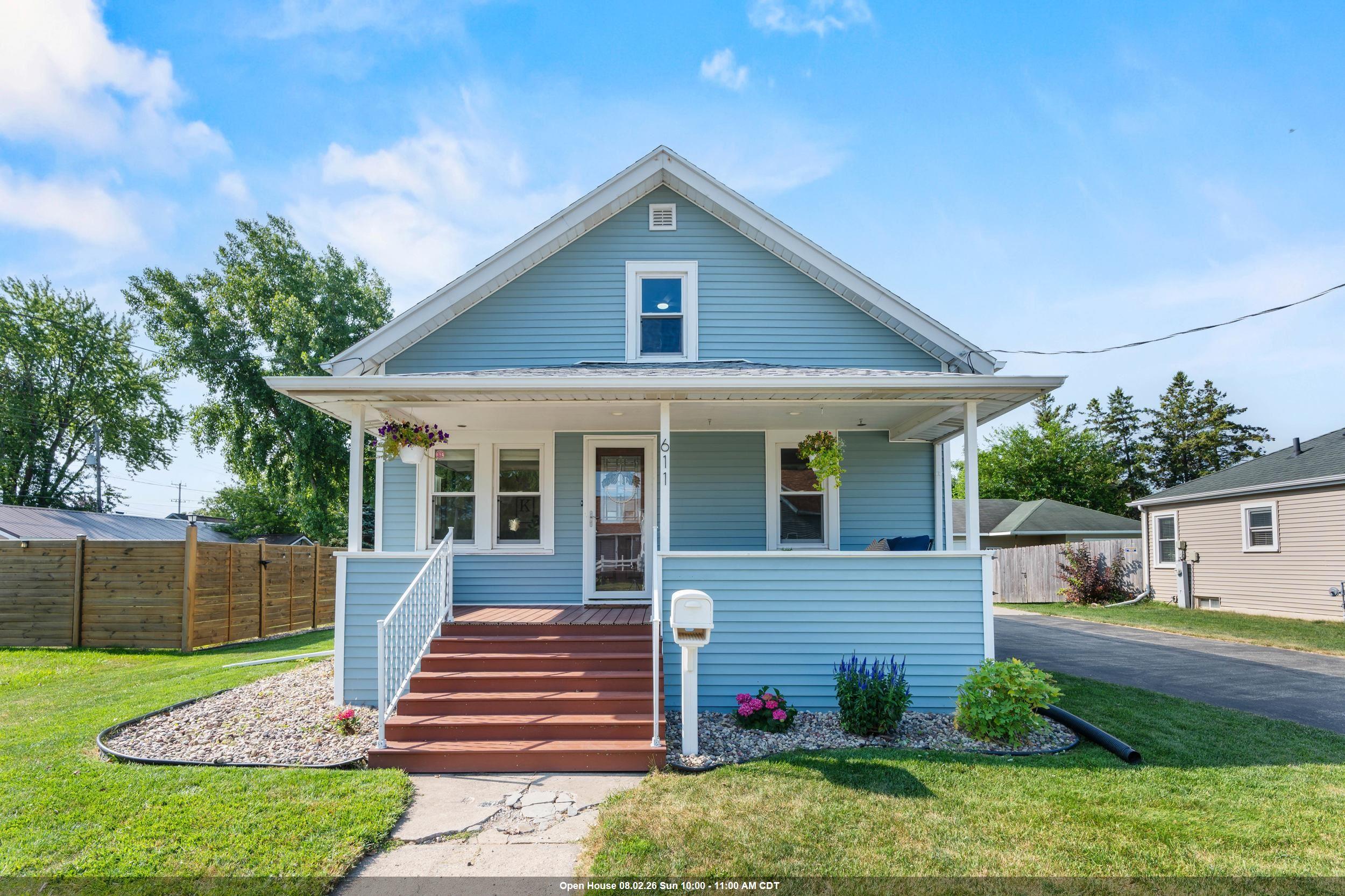 611 OAK Street property preview photograph